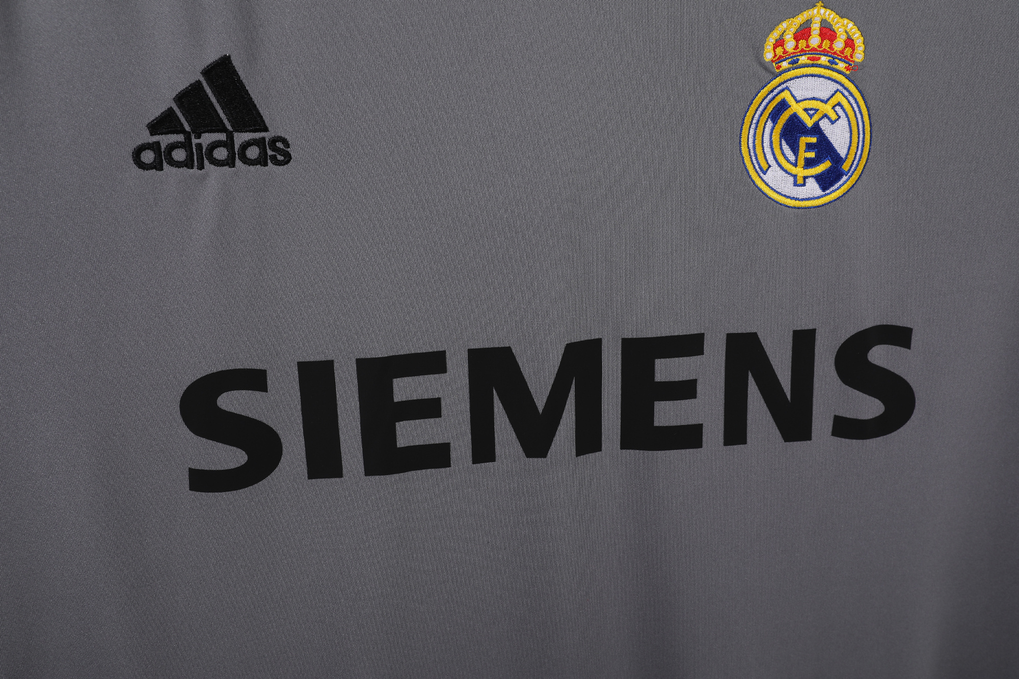 2005-2006 Real Madrid third jersey