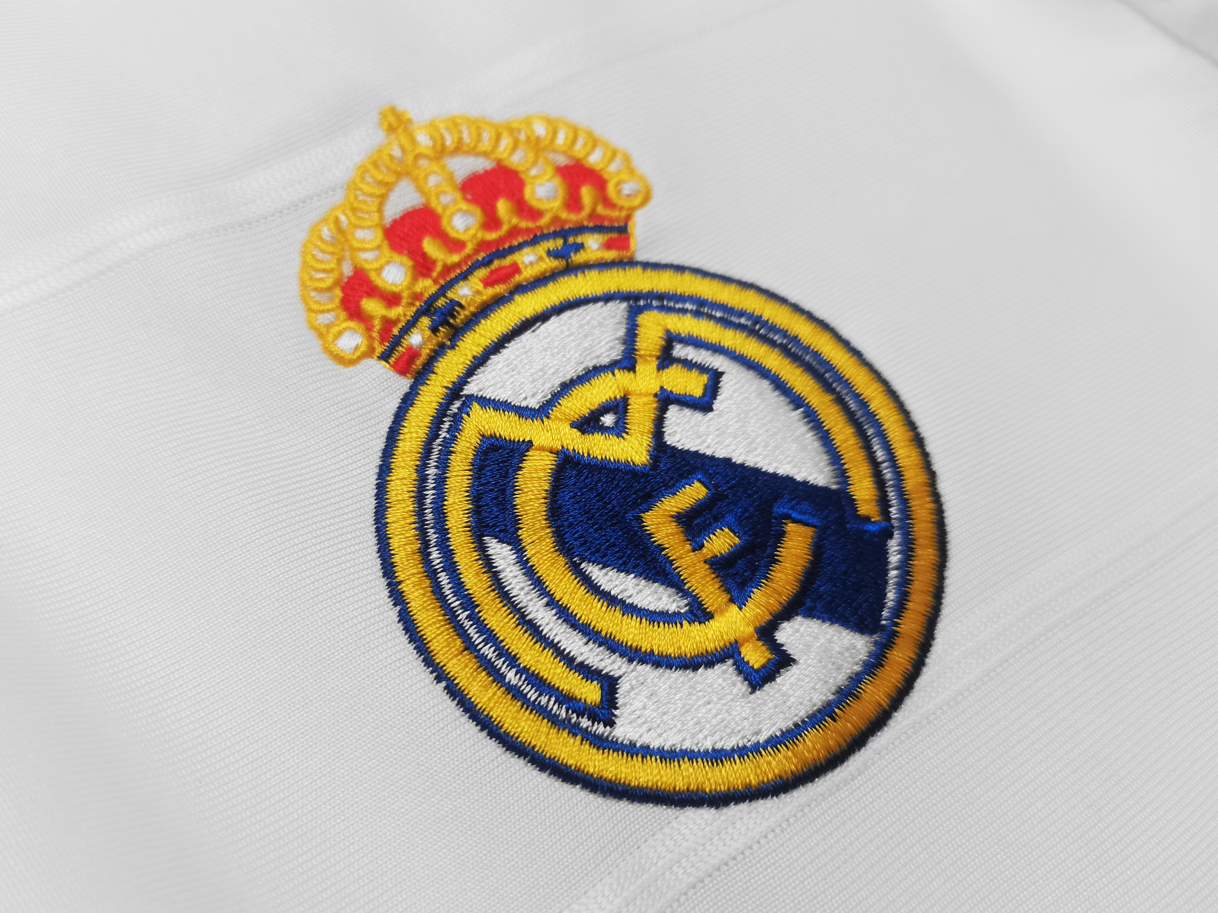 2013-2104 Real Madrid home jersey