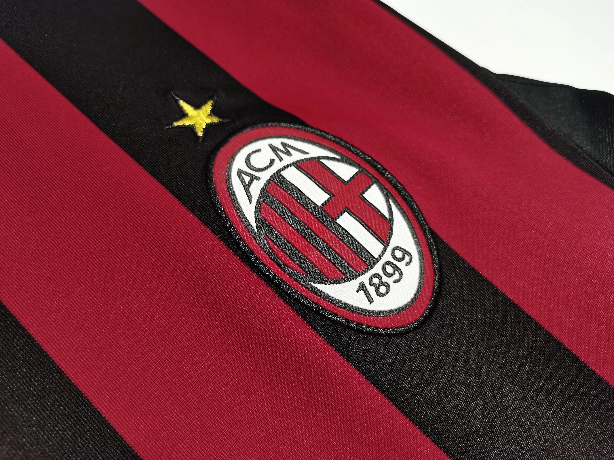Long sleeves 2009-2010 AC Milan home jersey
