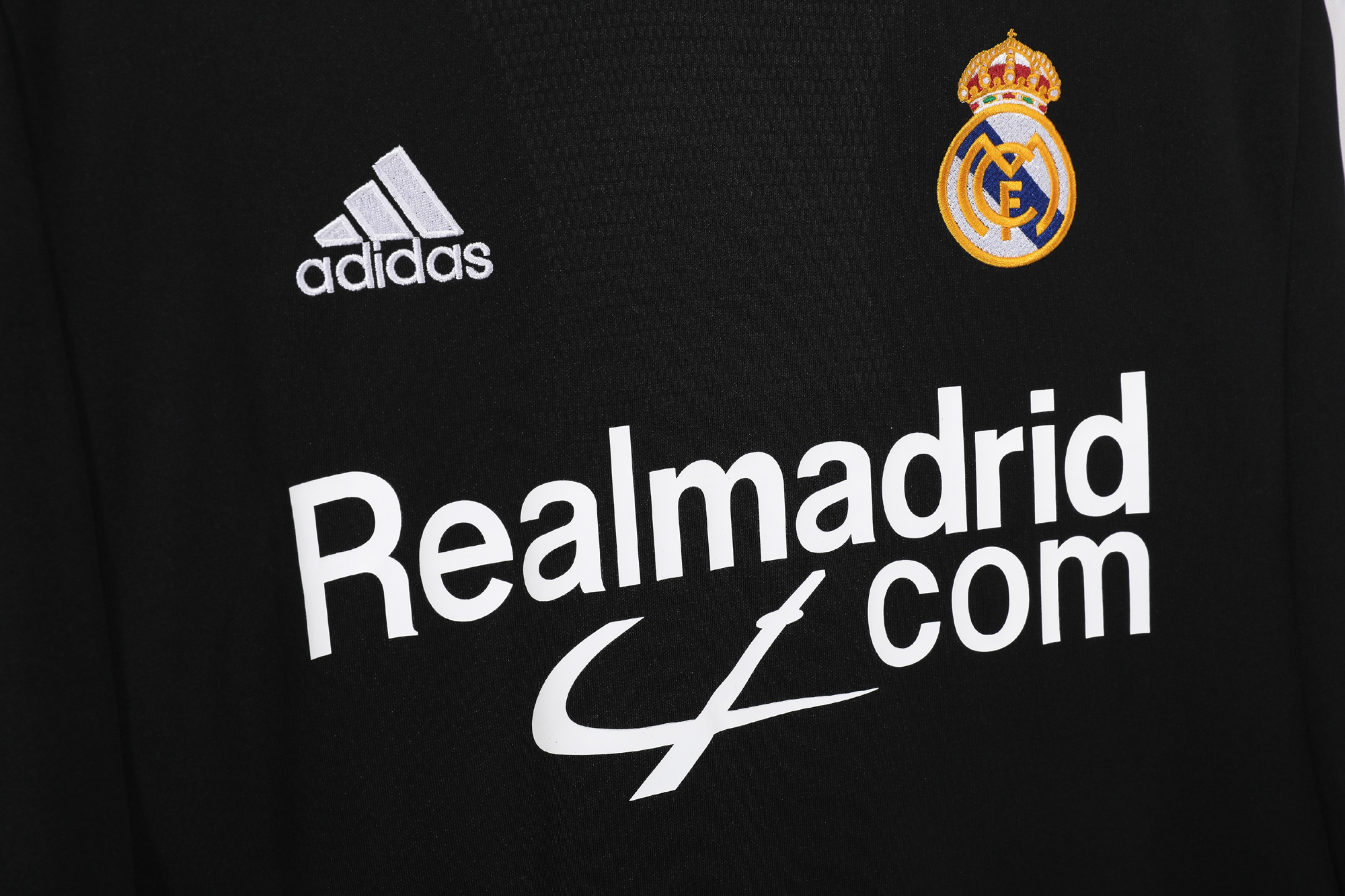 2001-2002 Real Madrid away jersey