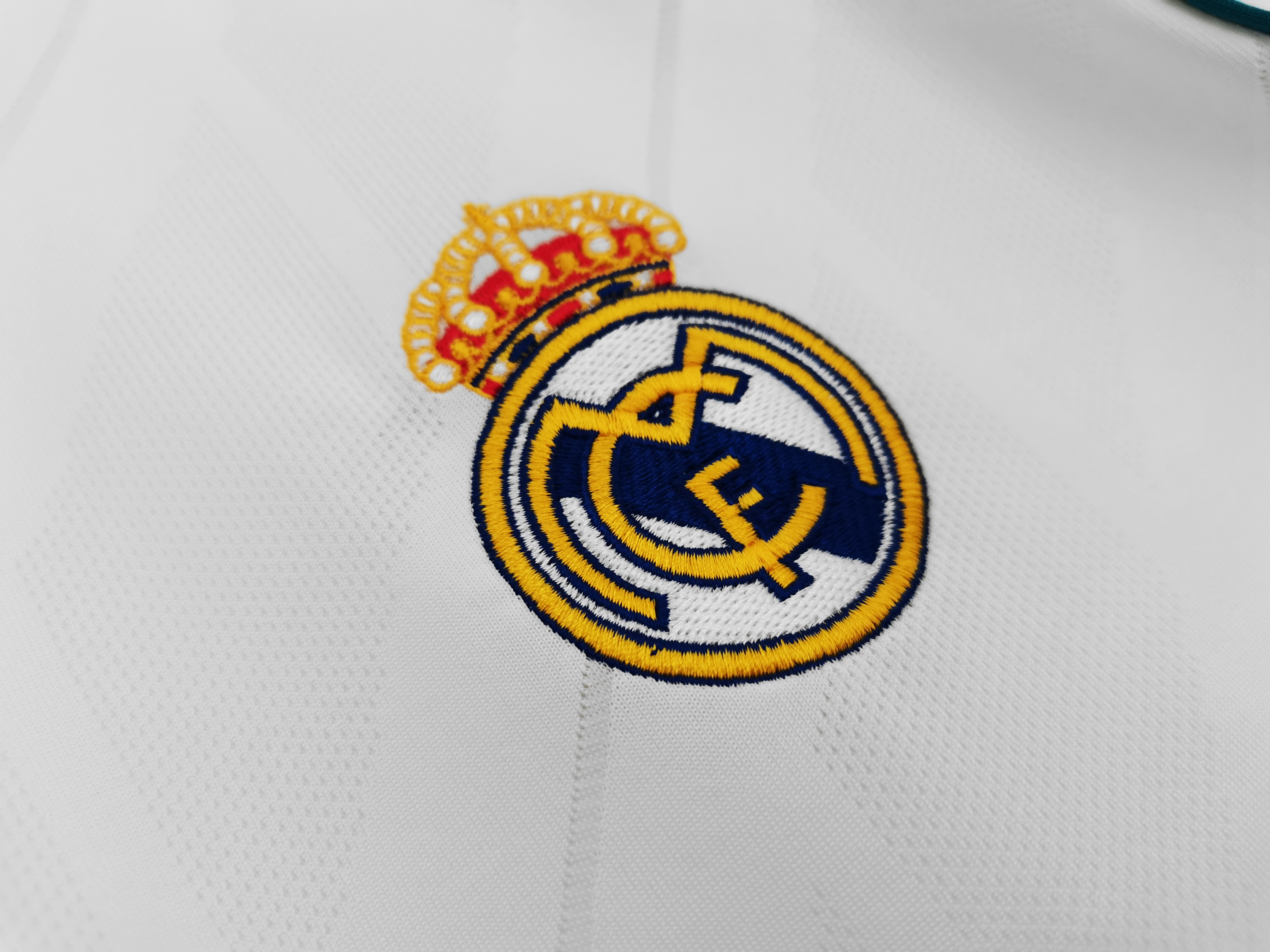 Long sleeves 2017-2018 Real Madrid home jersey