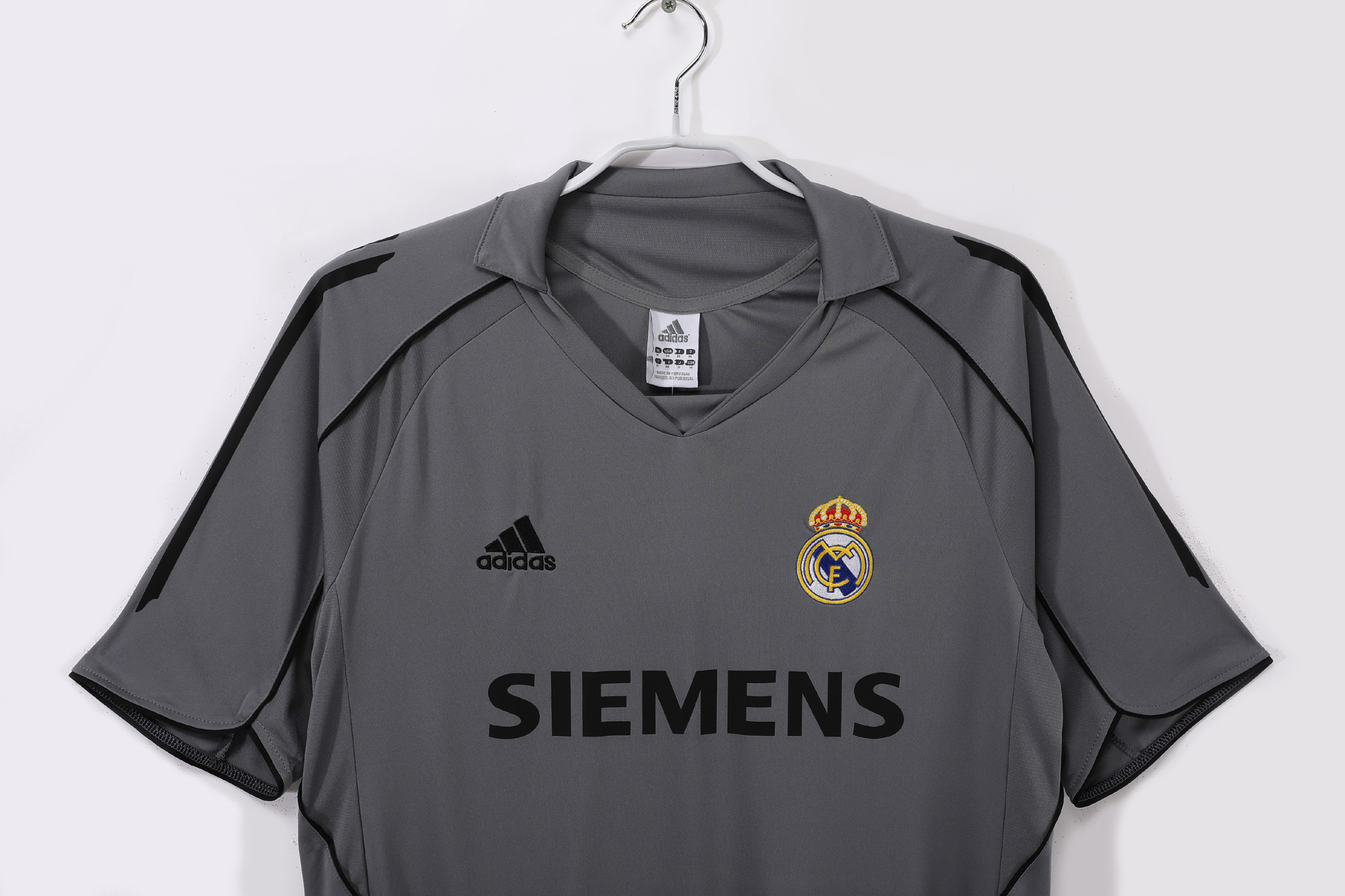 2005-2006 Real Madrid third jersey