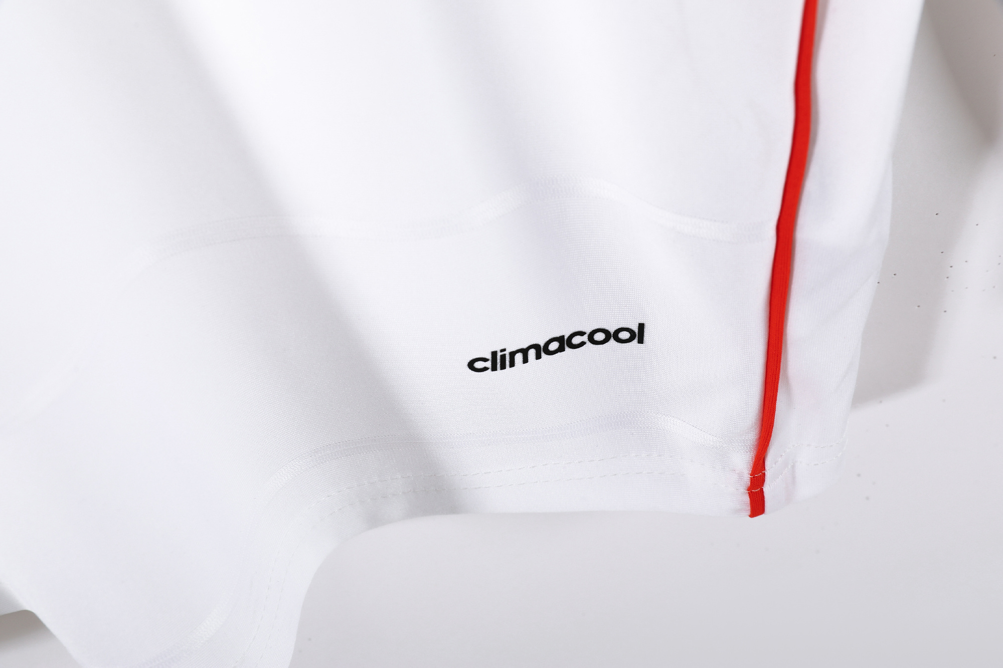 Long sleeves 2013-2104 Real Madrid home jersey