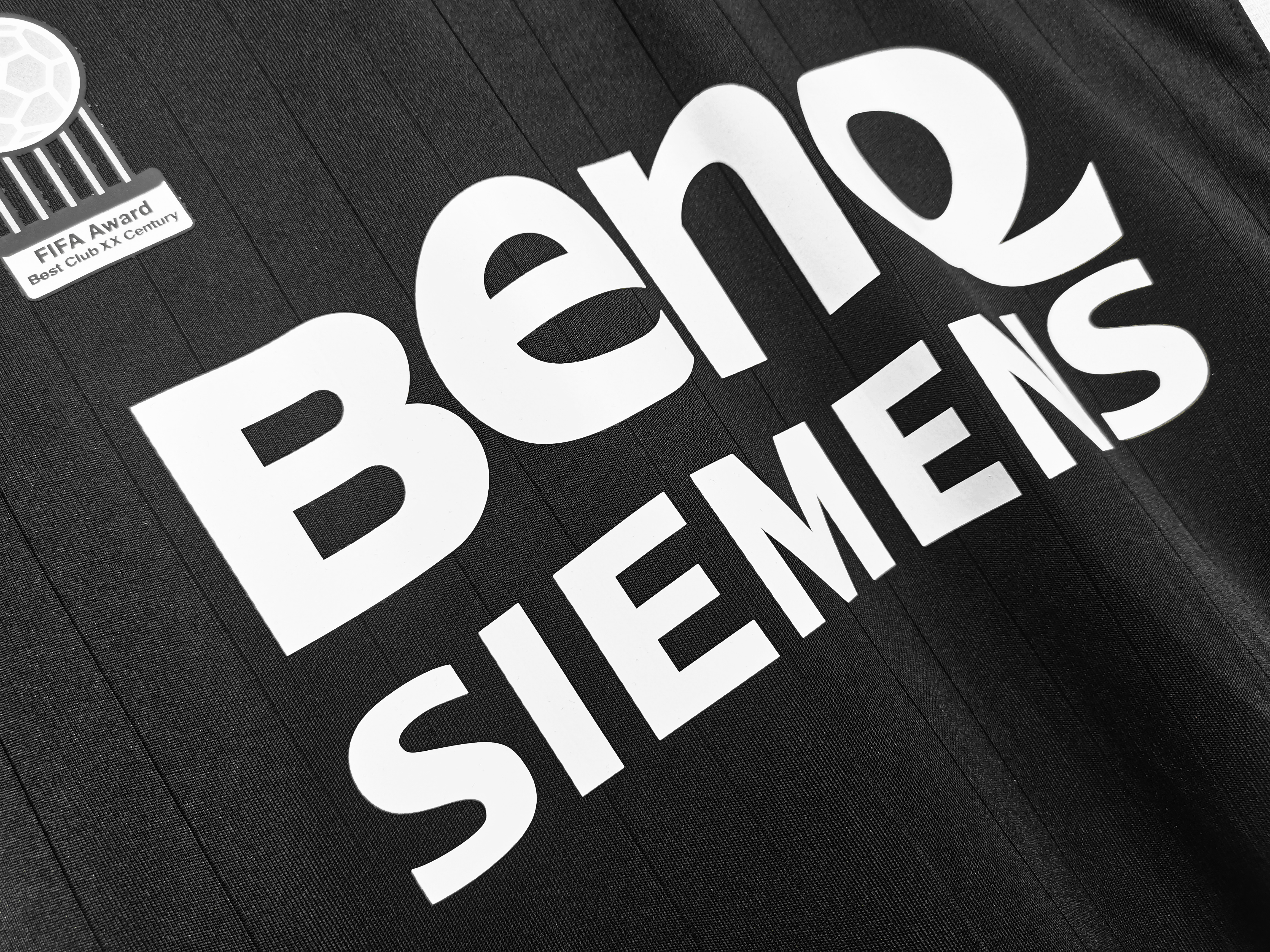 Long sleeves 2006-2007 Real Madrid third jersey