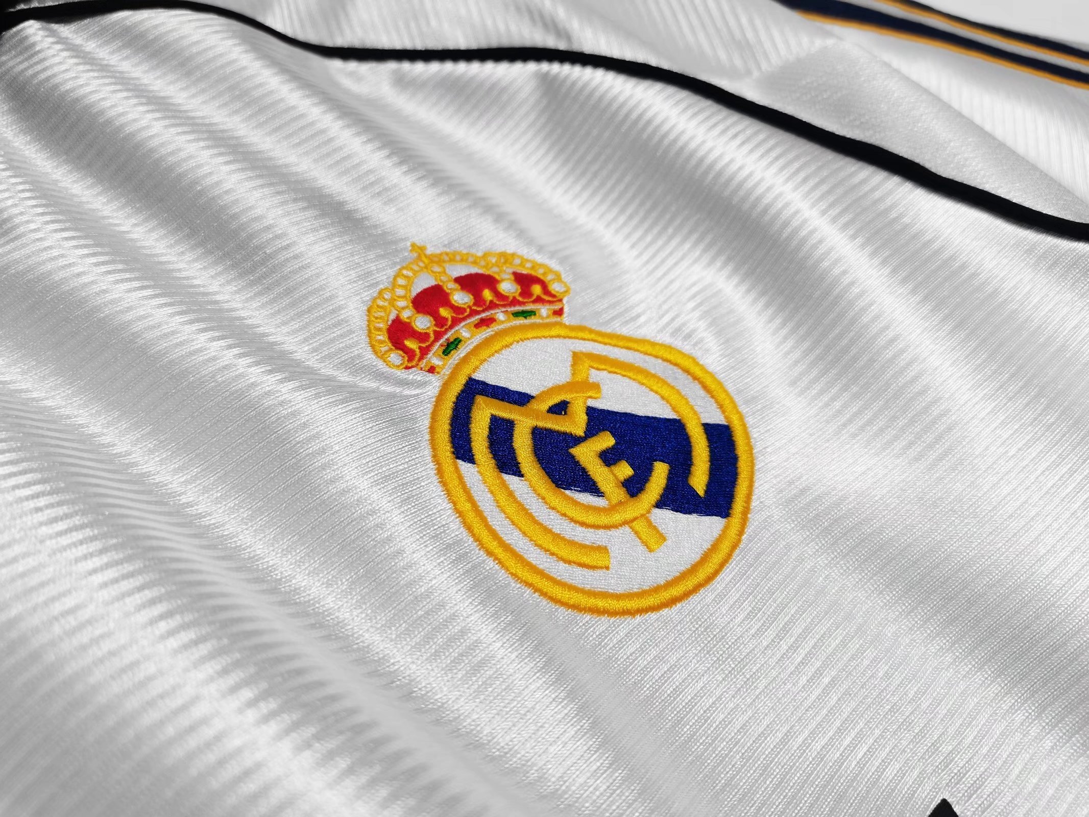 1998-2000 Real Madrid home jersey