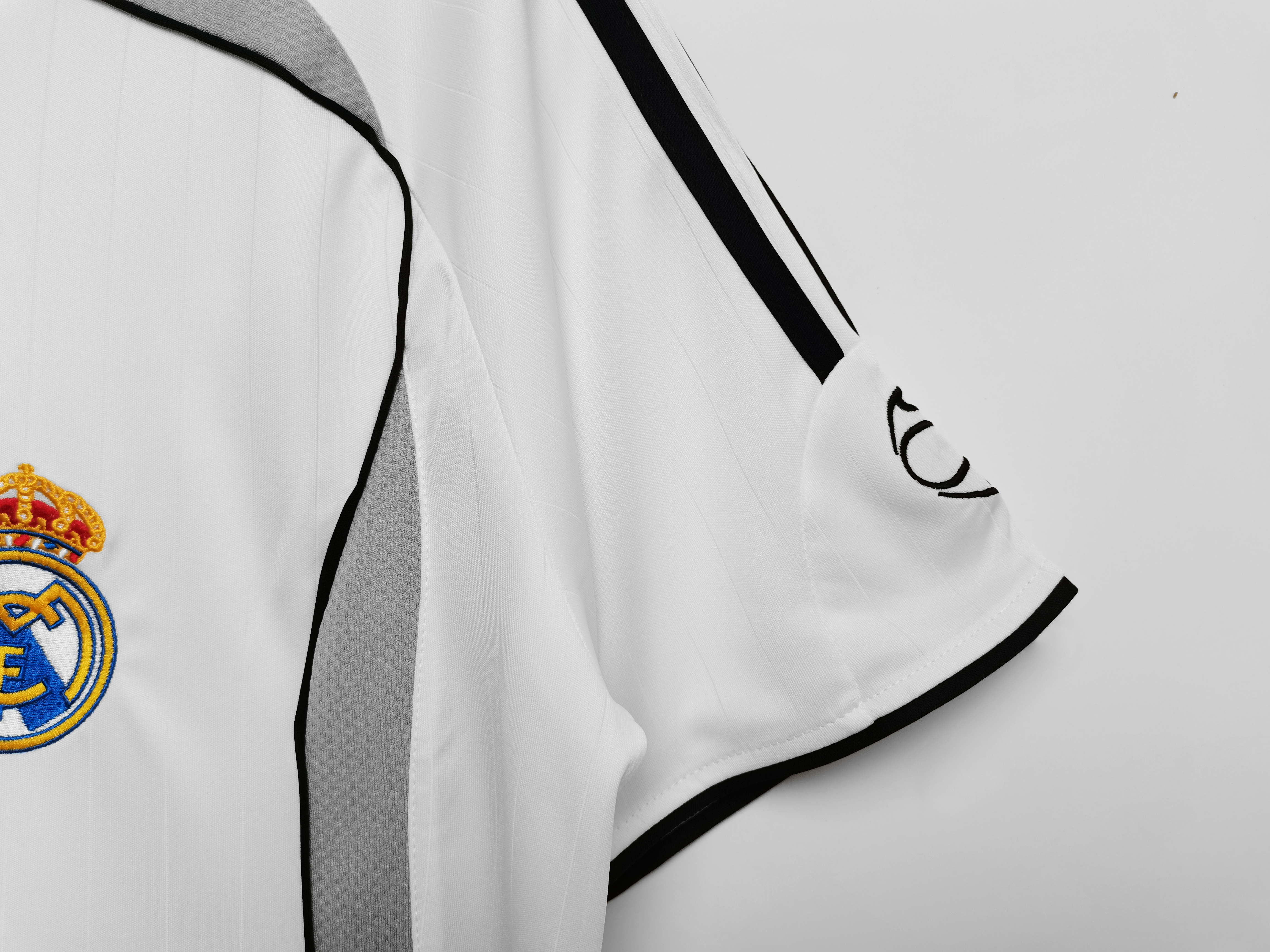 2006-2007 Real Madrid home jersey