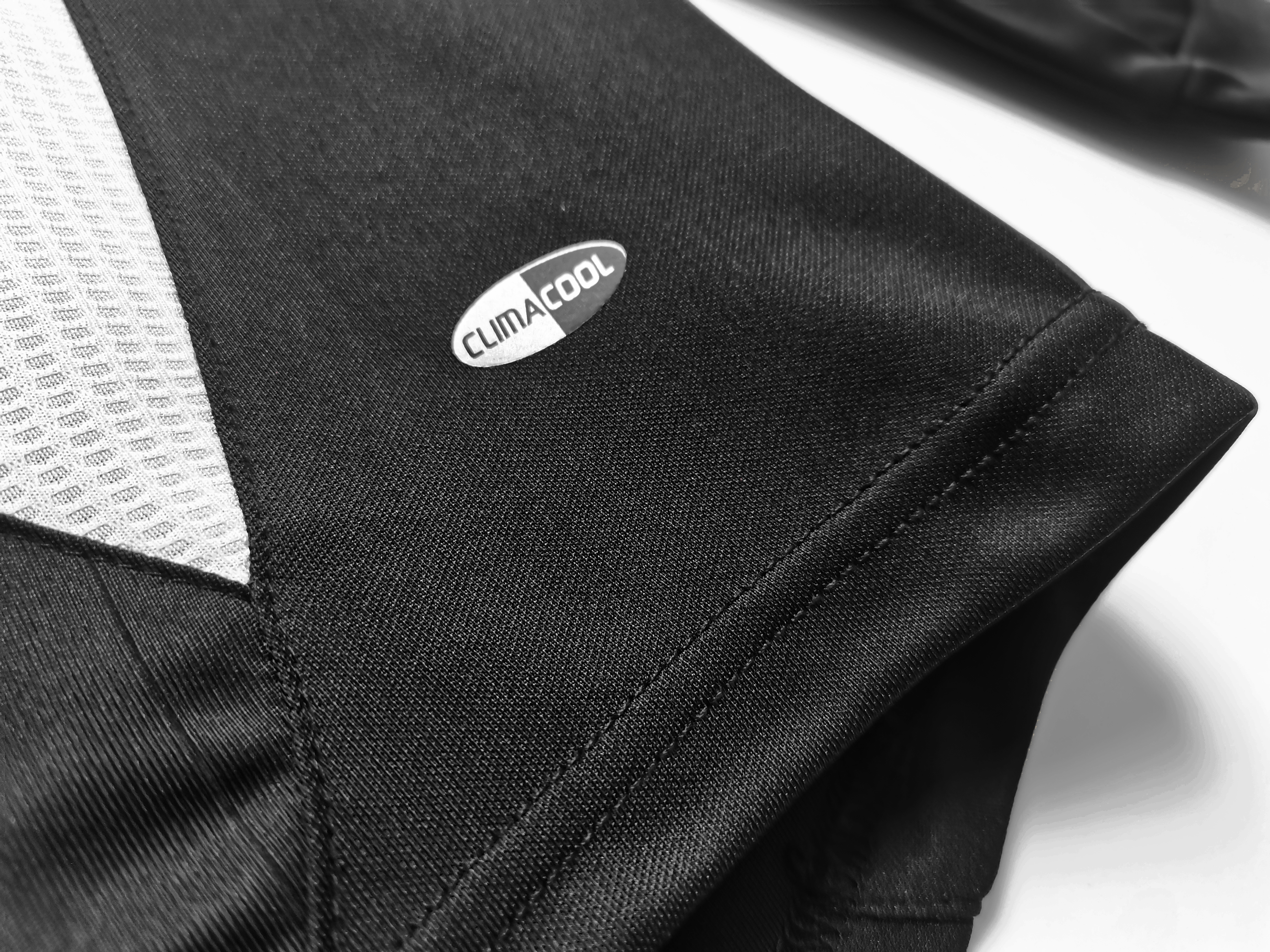 Long sleeves 2006-2007 Real Madrid third jersey