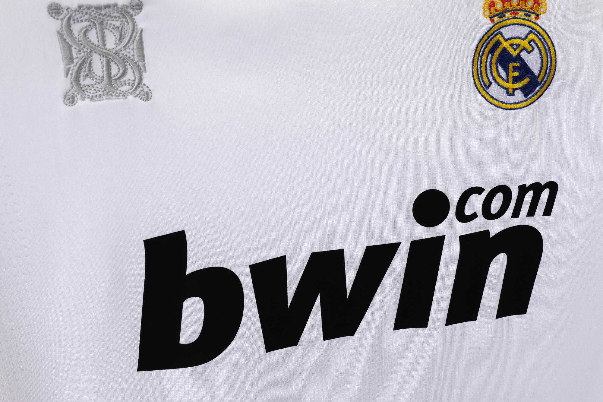 2009-2010 Real Madrid home jersey