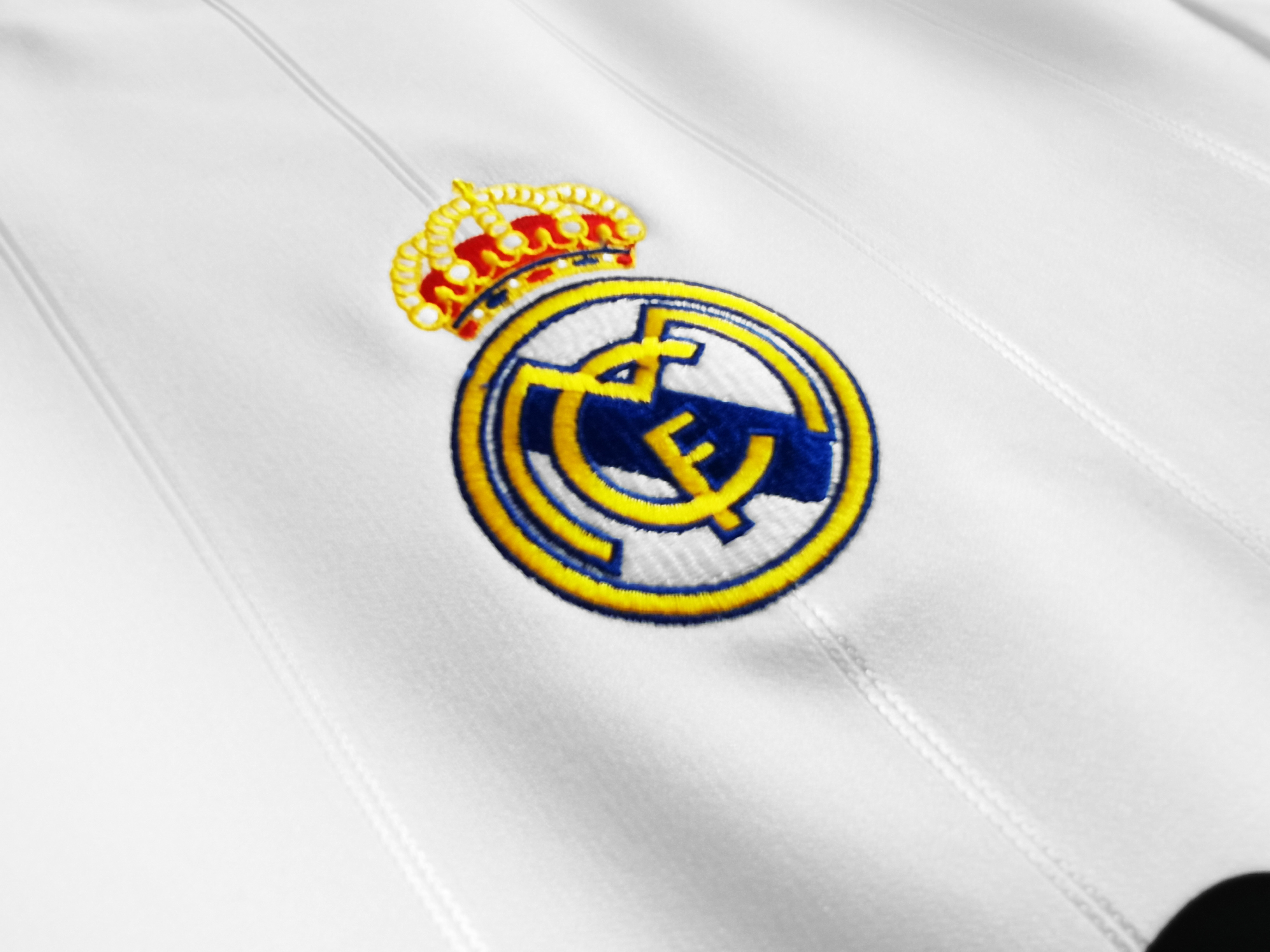 Long sleeves 2012-2013 Real Madrid home jersey