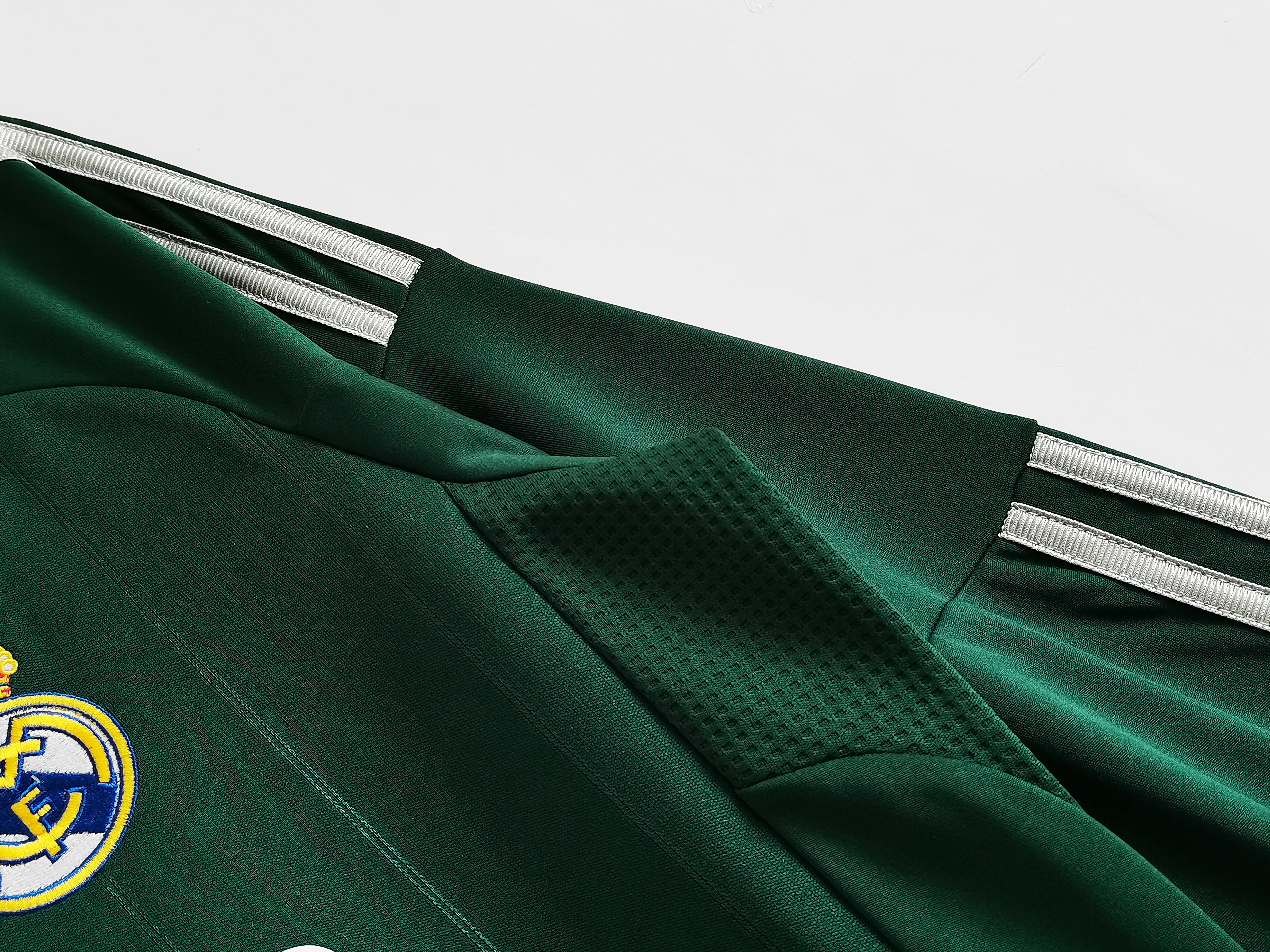 Long sleeves 2012-2013 Real Madrid third jersey