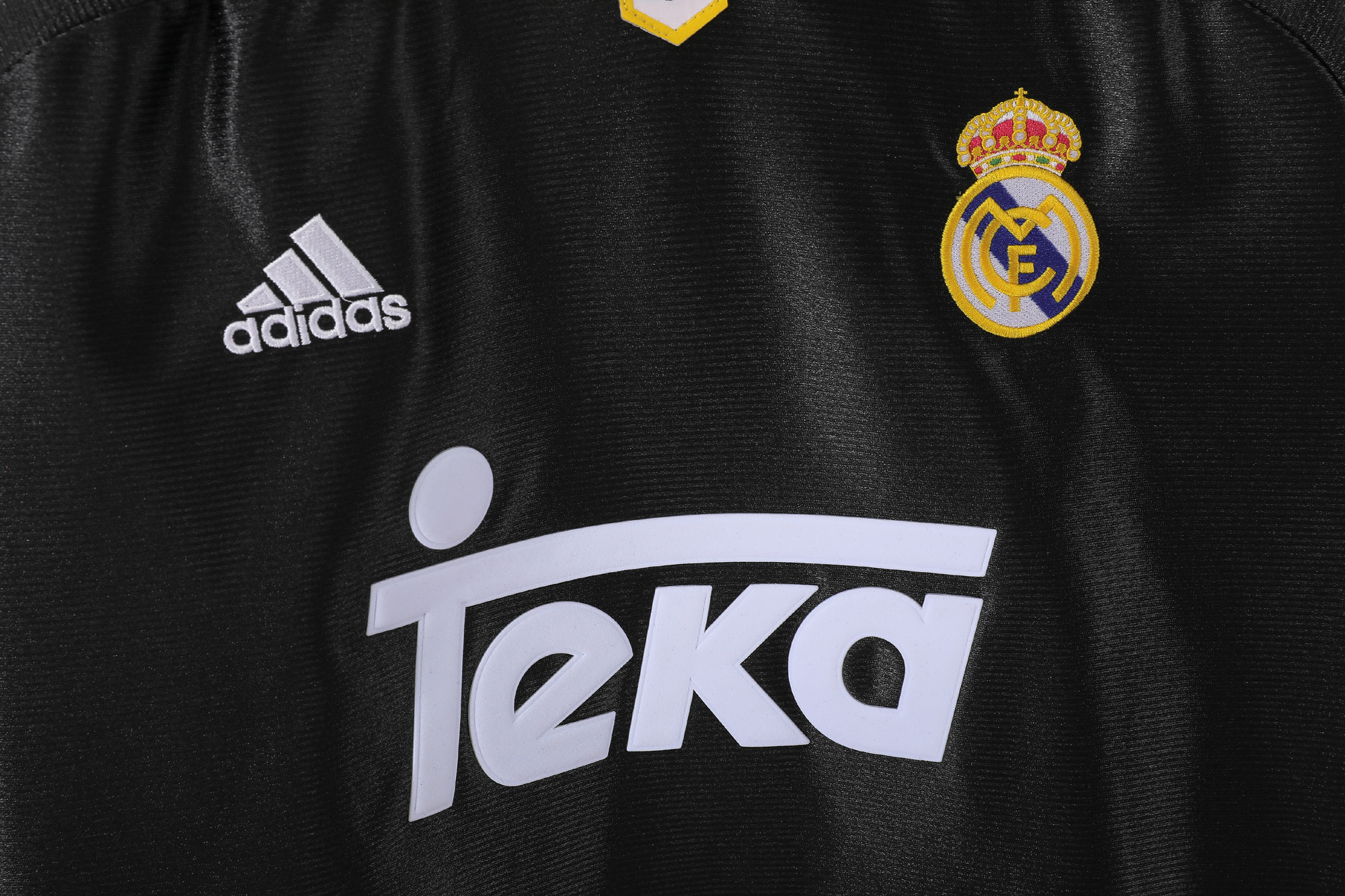 Long sleeves 1999-2001 Real Madrid home jersey