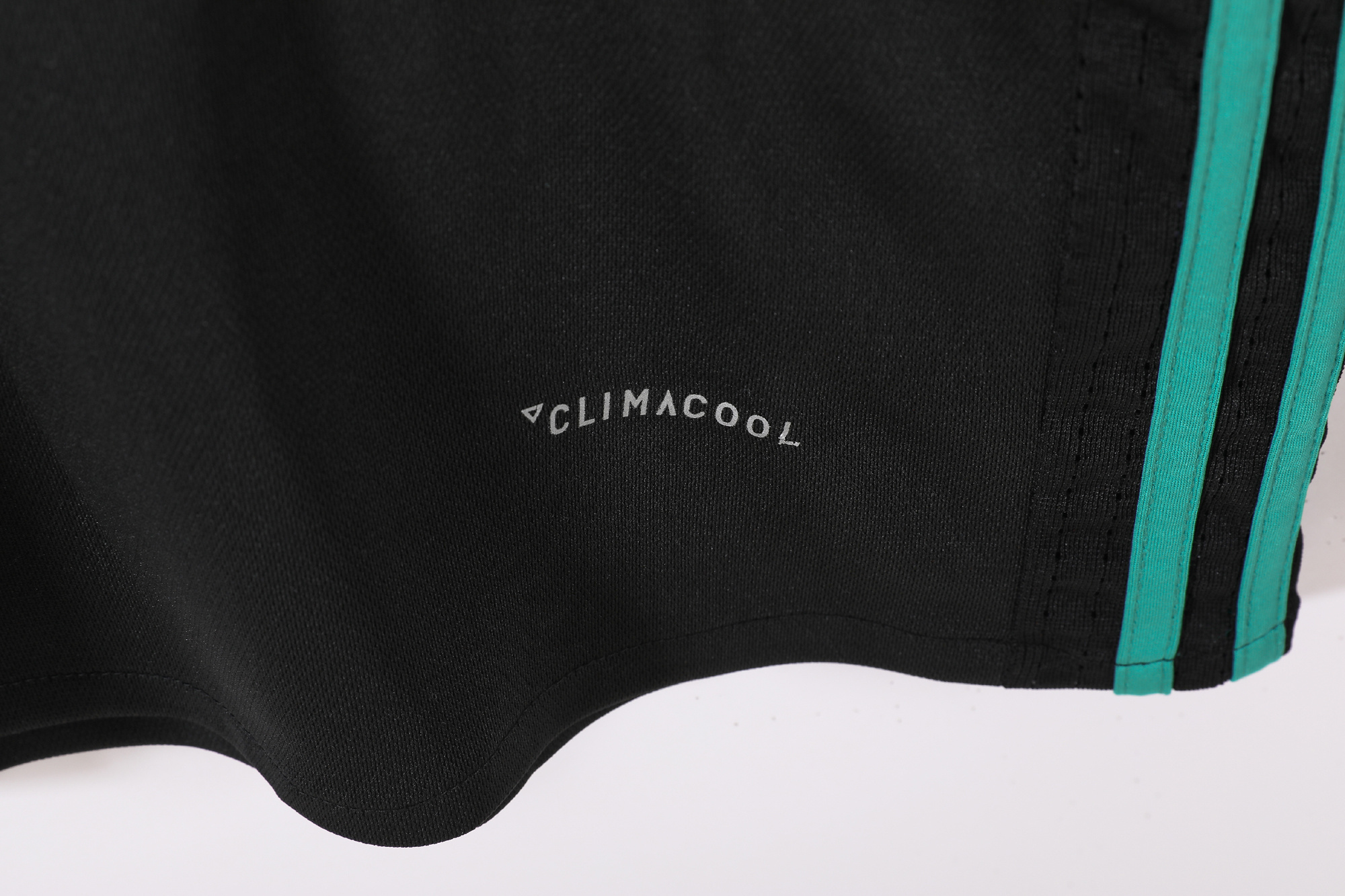 Long sleeves 2017-2018 Real Madrid away jersey