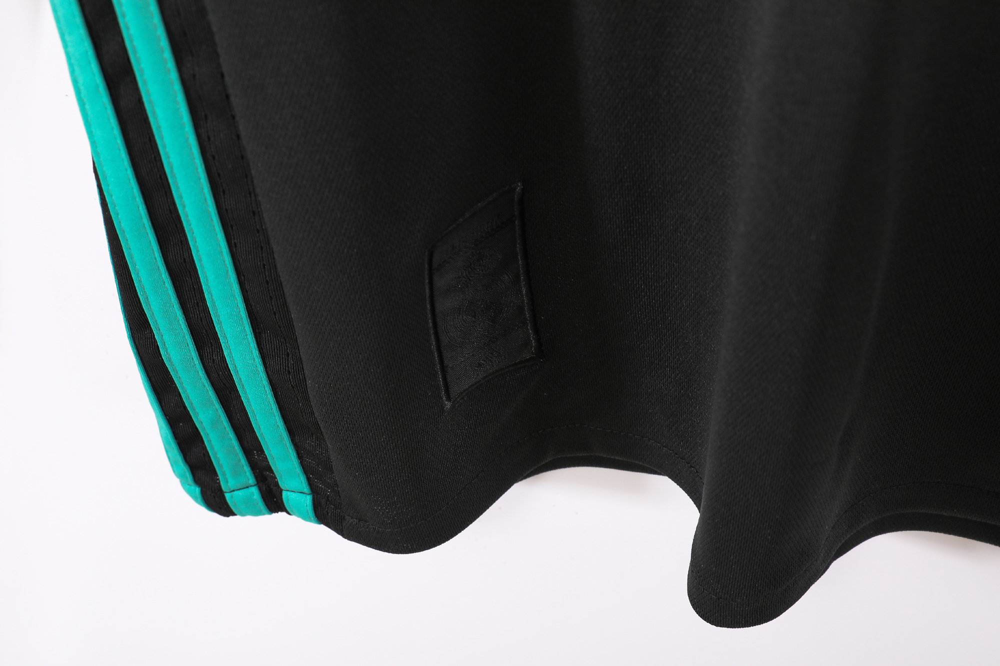 Long sleeves 2017-2018 Real Madrid away jersey