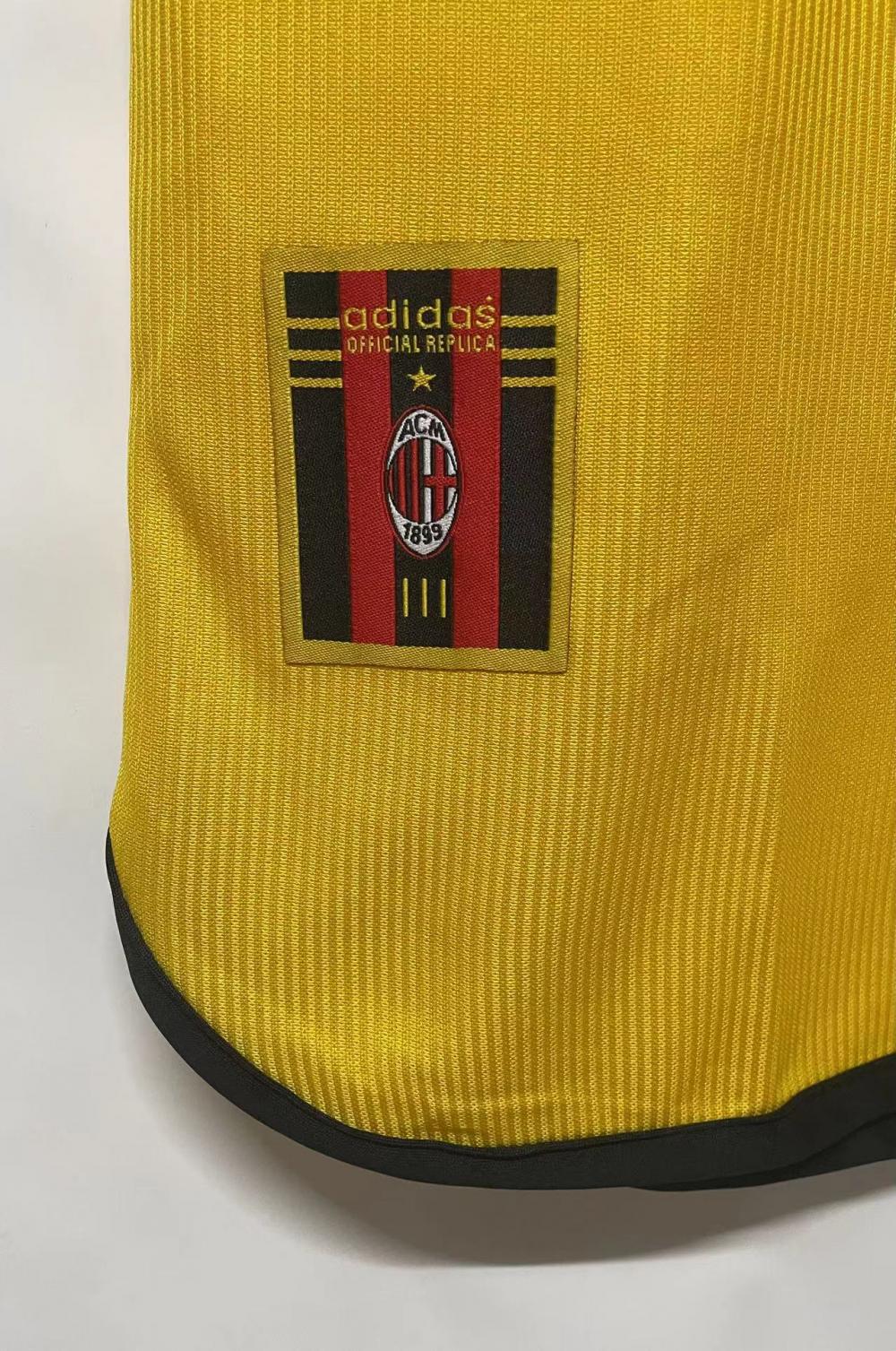 1999-2000 AC Milan away jersey