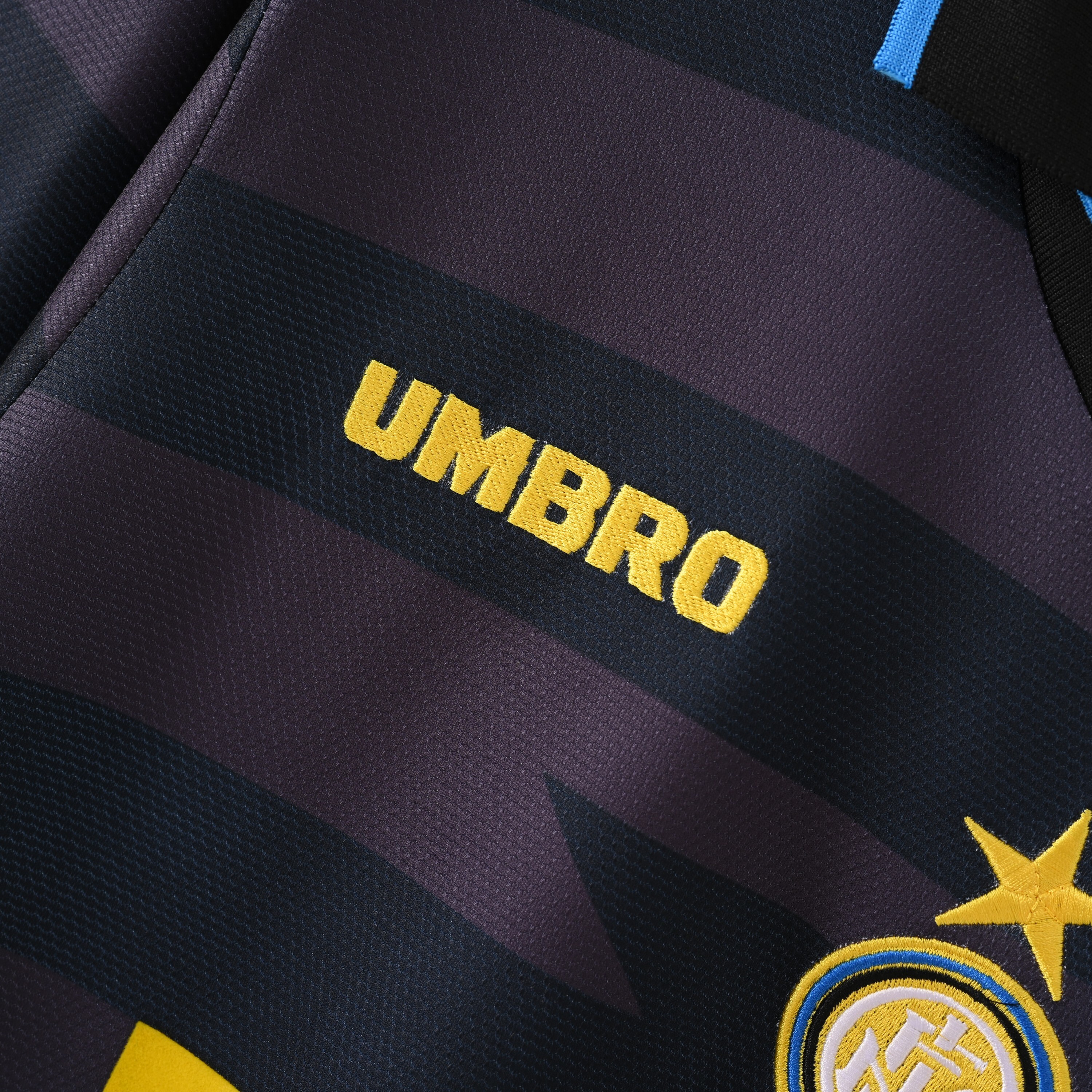 Long sleeves 1997-1998 Inter Milan third jersey