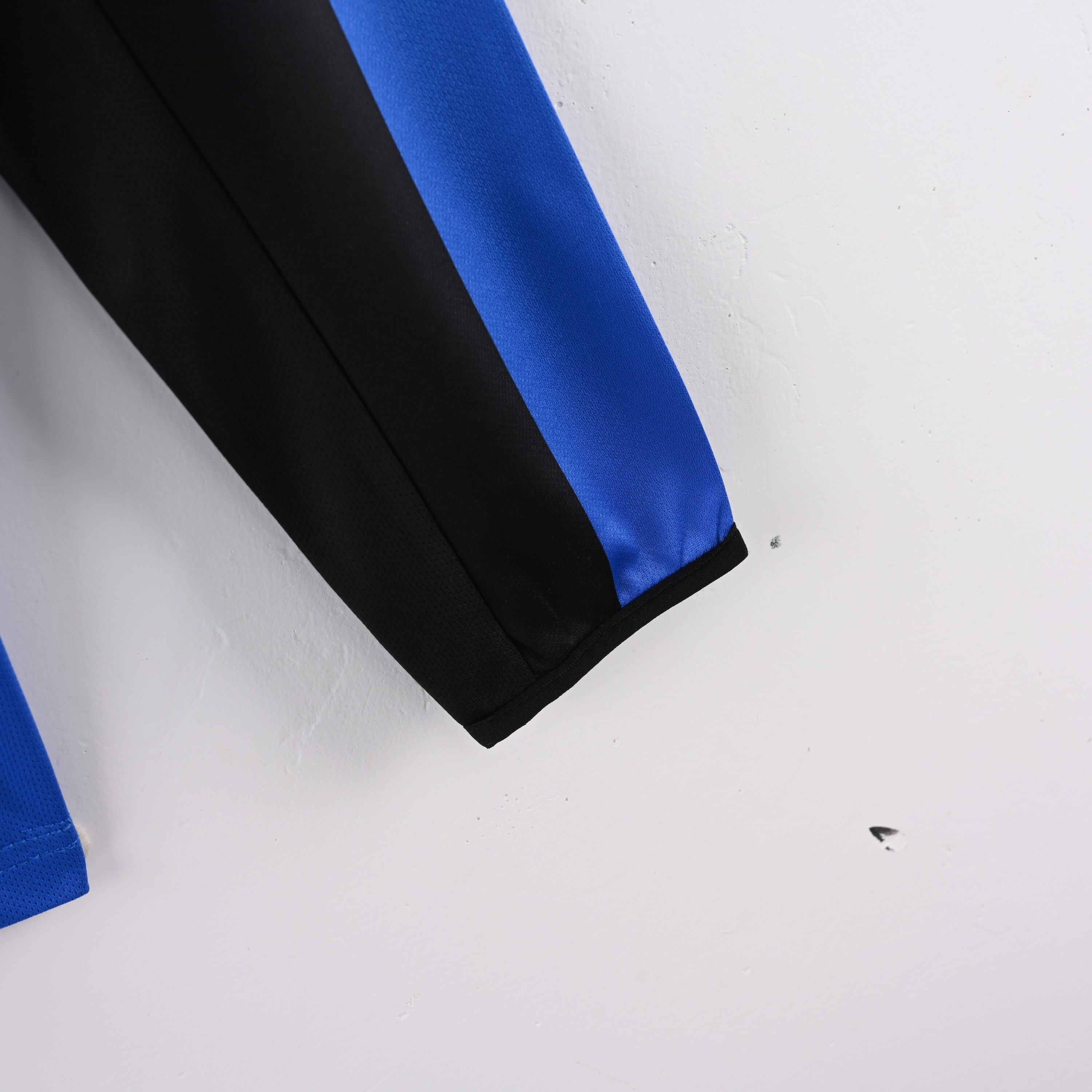 Long sleeves 2004-2005 Inter Milan home jersey