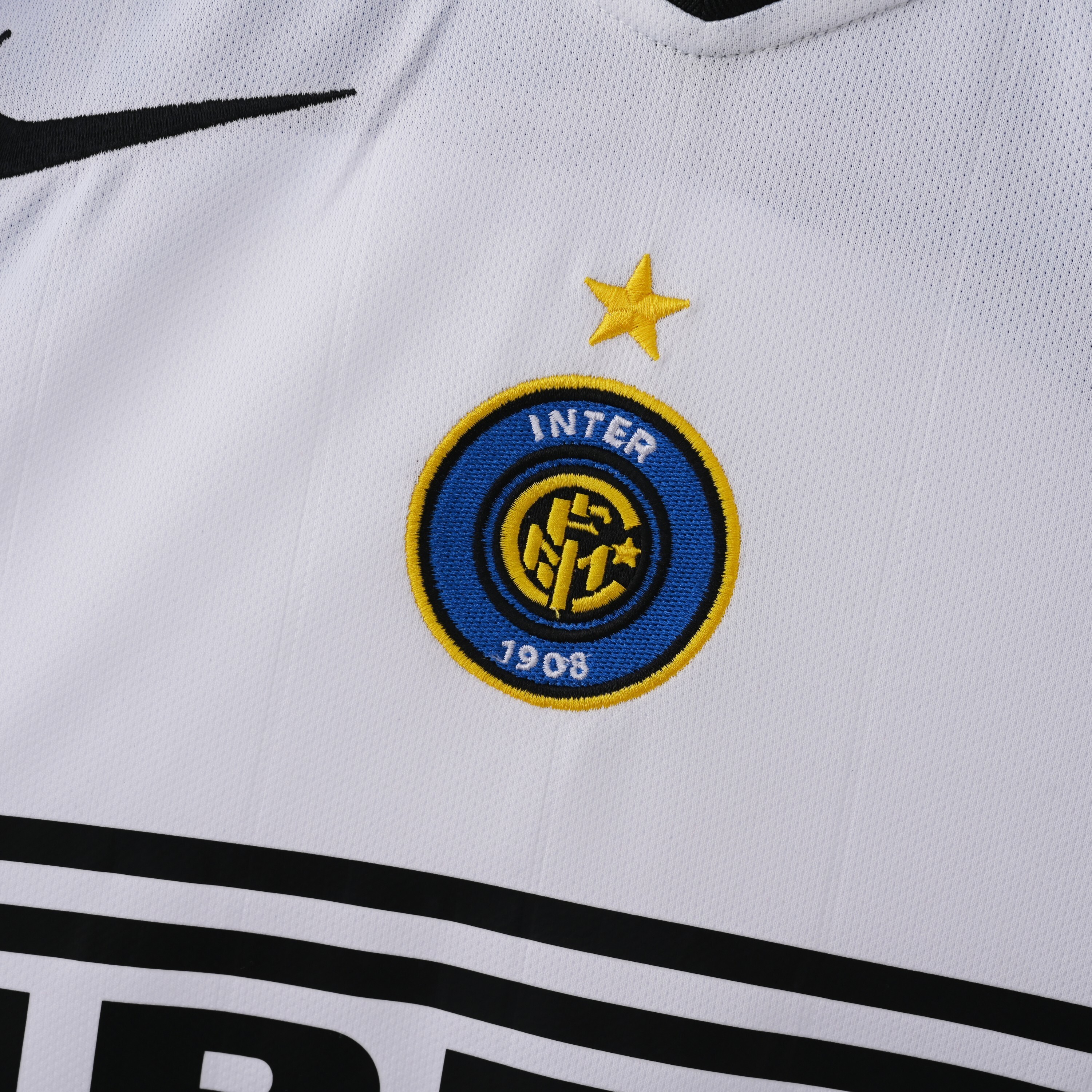 2004-2005 Inter Milan away jersey