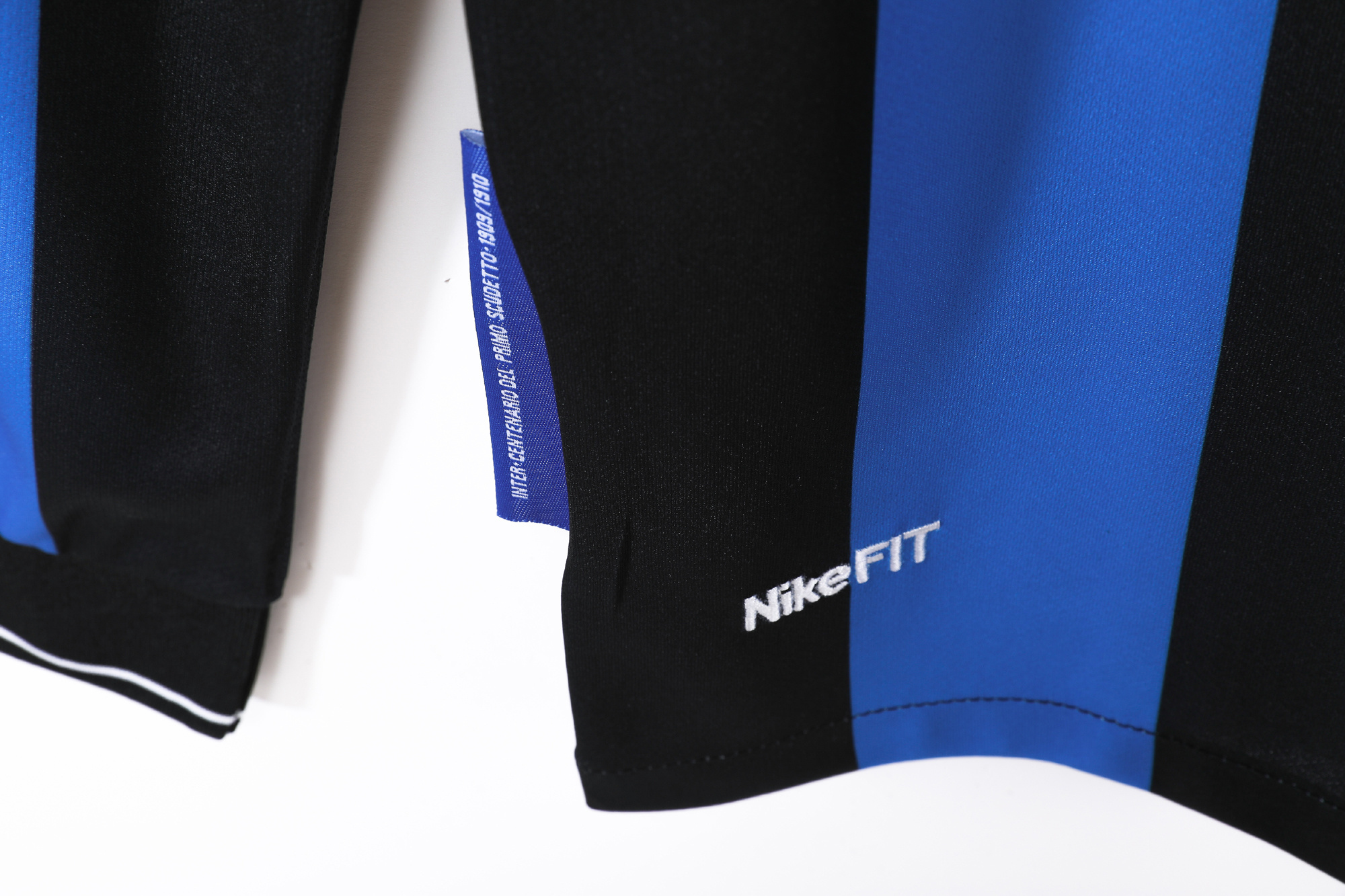 Long sleeves 2009-2010 Inter Milan home jersey