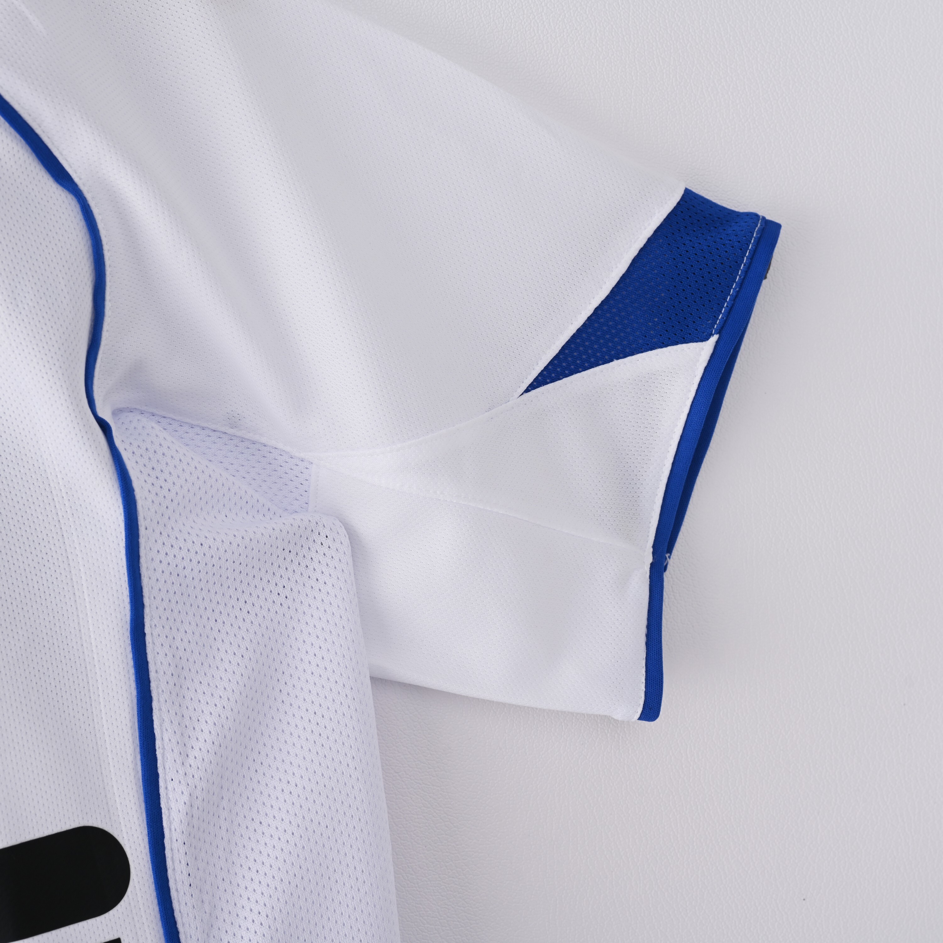 2004-2005 Inter Milan away jersey