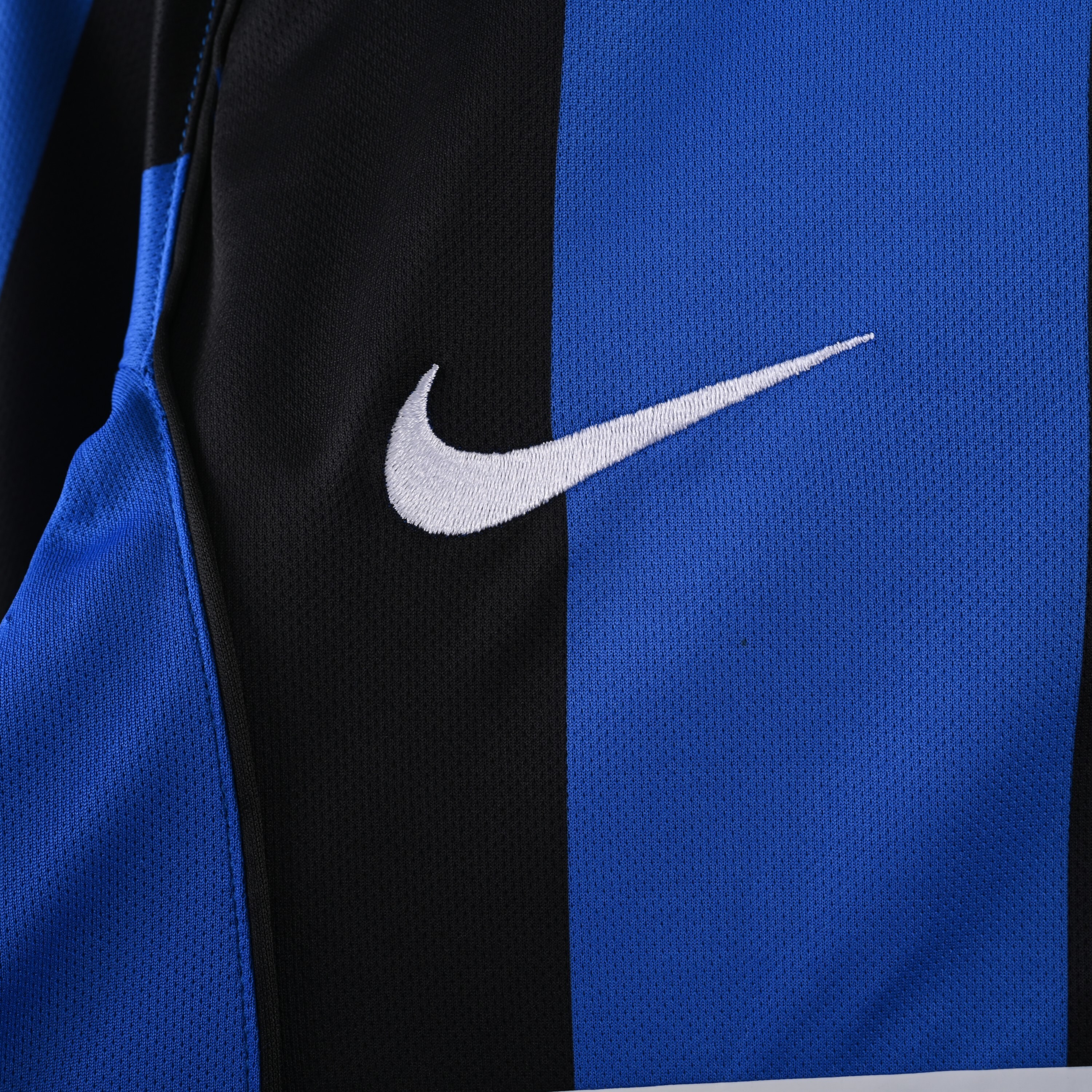 Long sleeves 2004-2005 Inter Milan home jersey