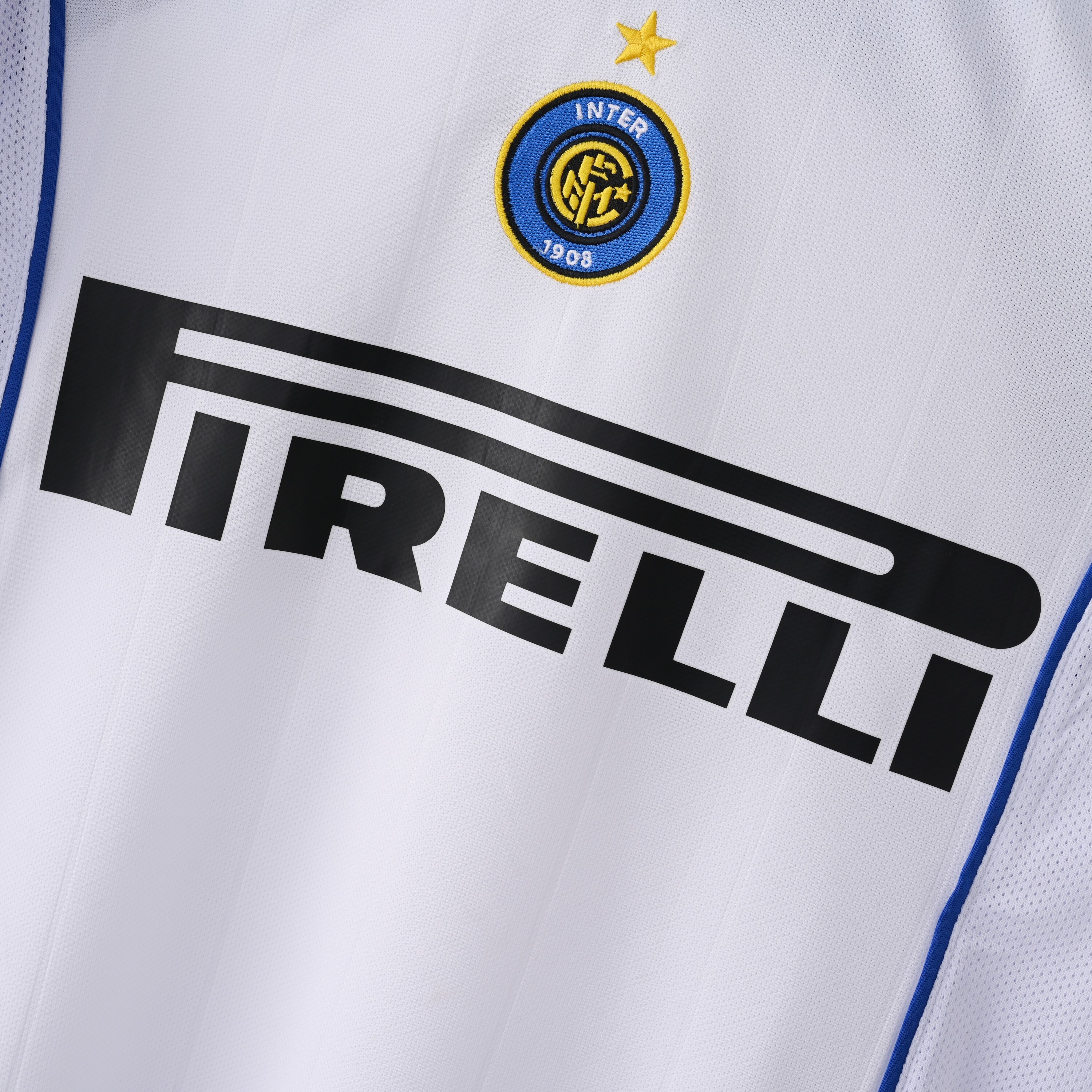2004-2005 Inter Milan away jersey
