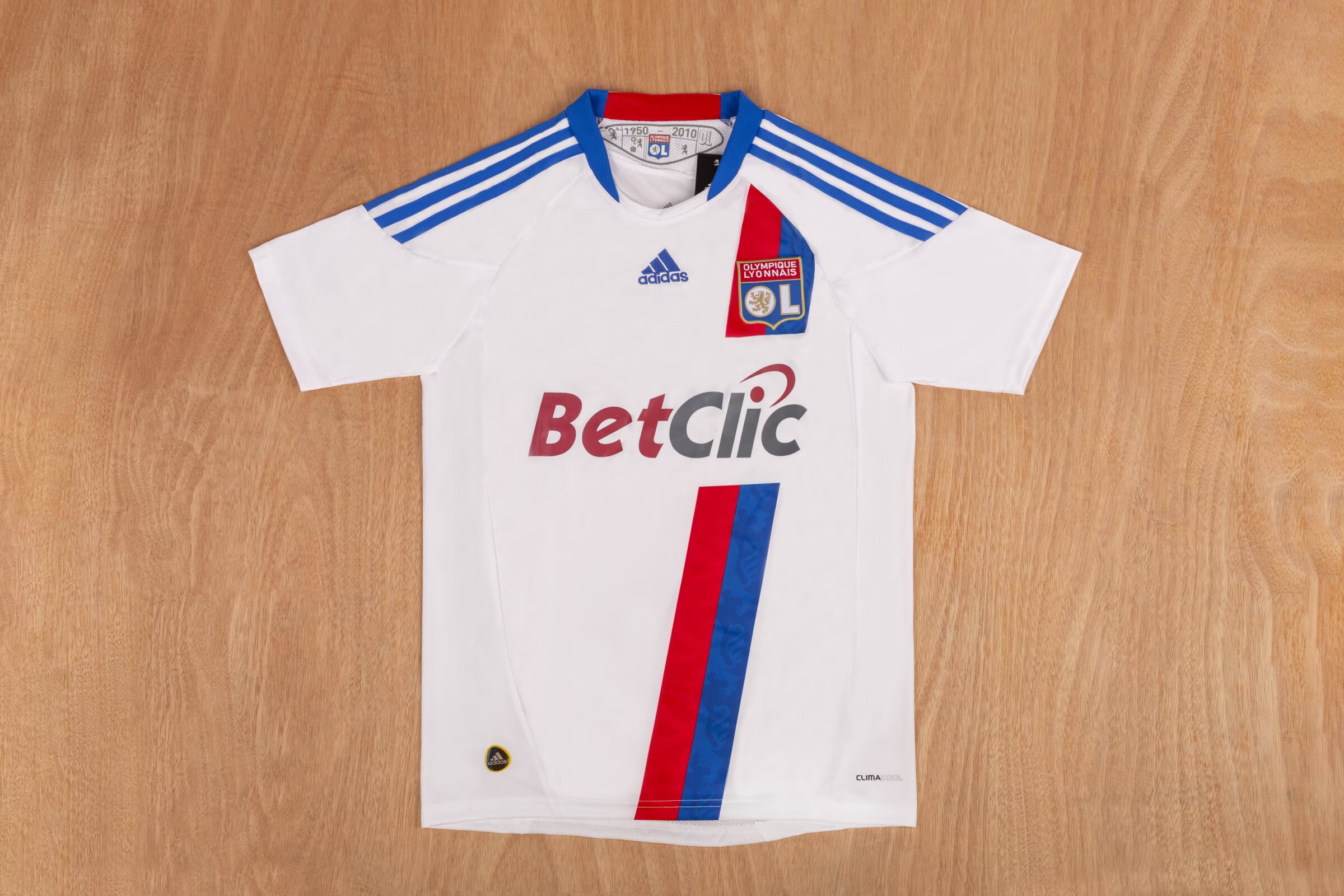 2010-2011 Lyon home jersey
