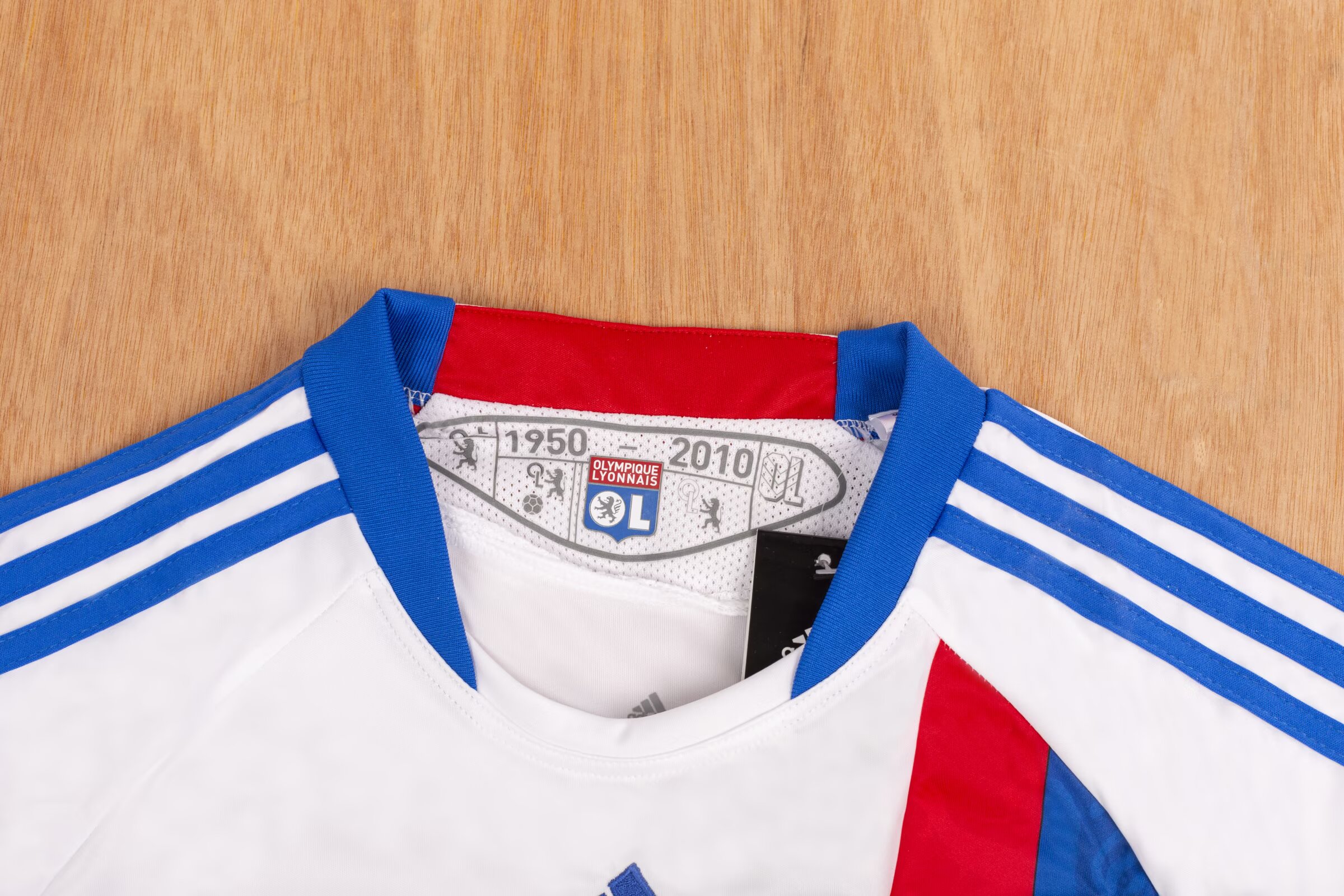 2010-2011 Lyon home jersey