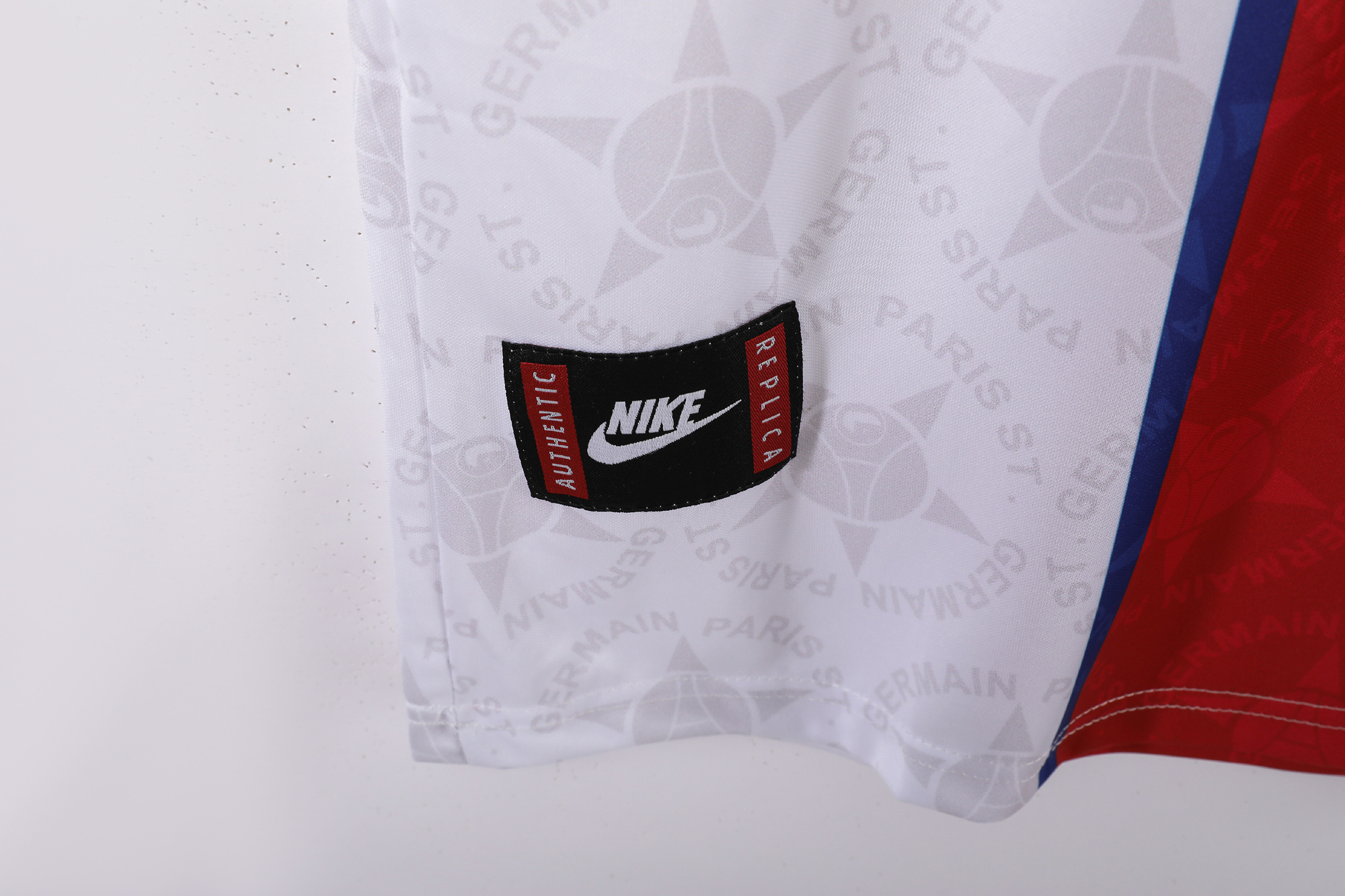 1995-1996 Paris away jersey