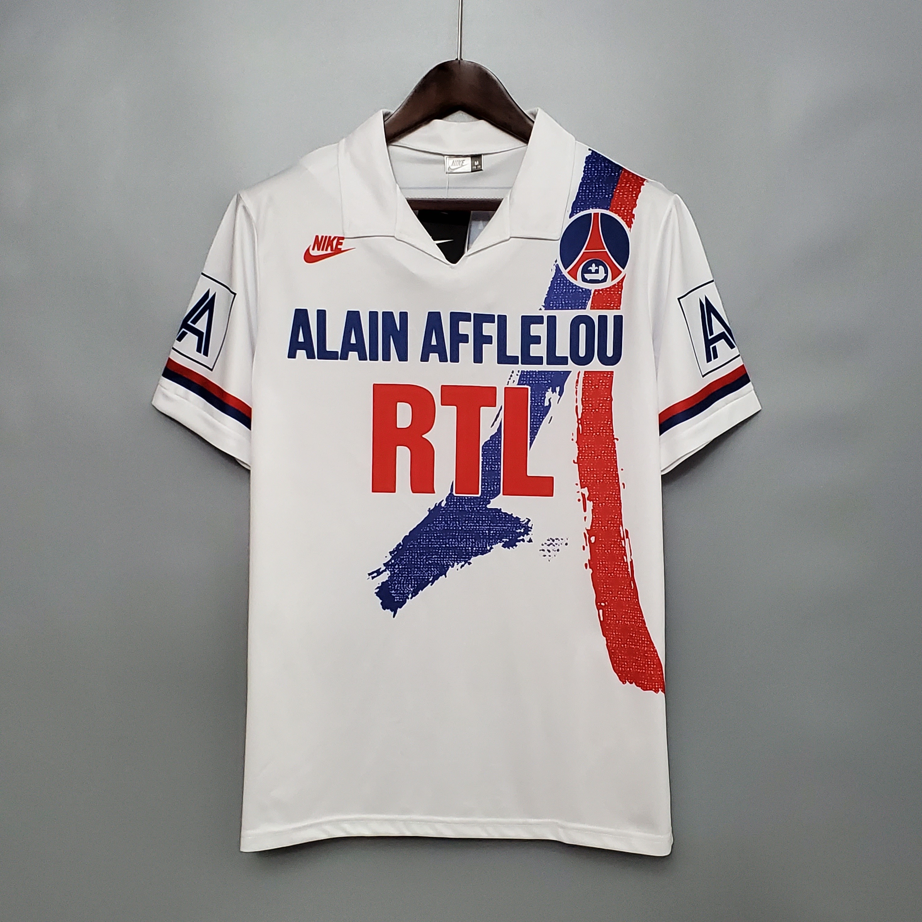 1990-1992 Paris away jersey