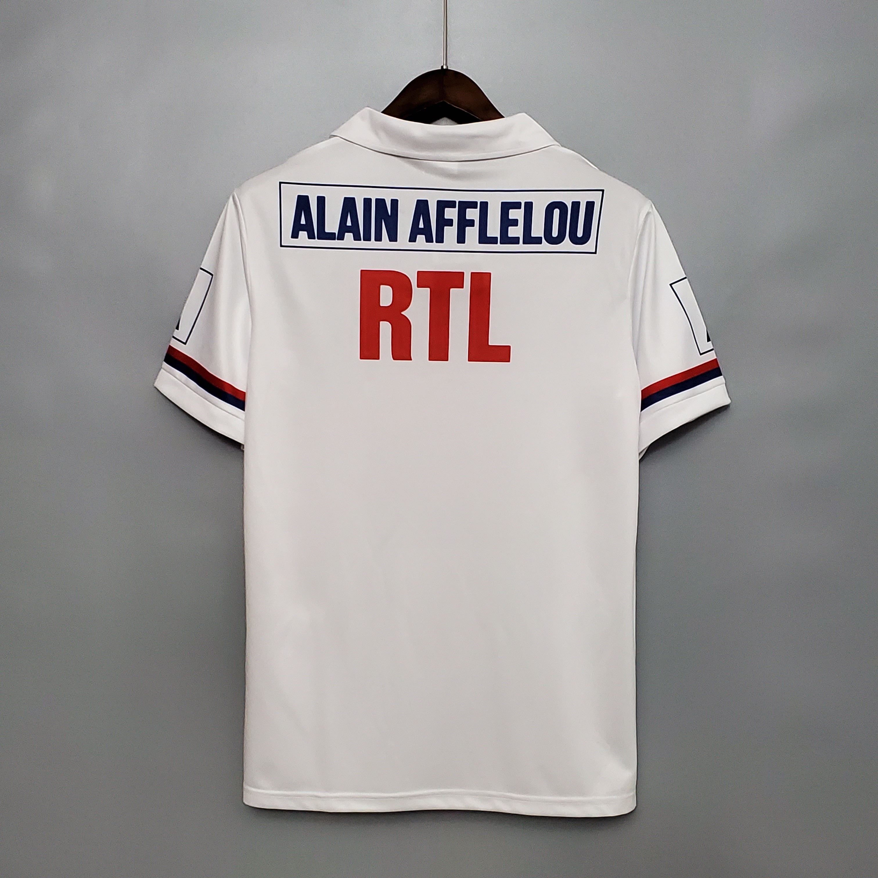 1990-1992 Paris away jersey