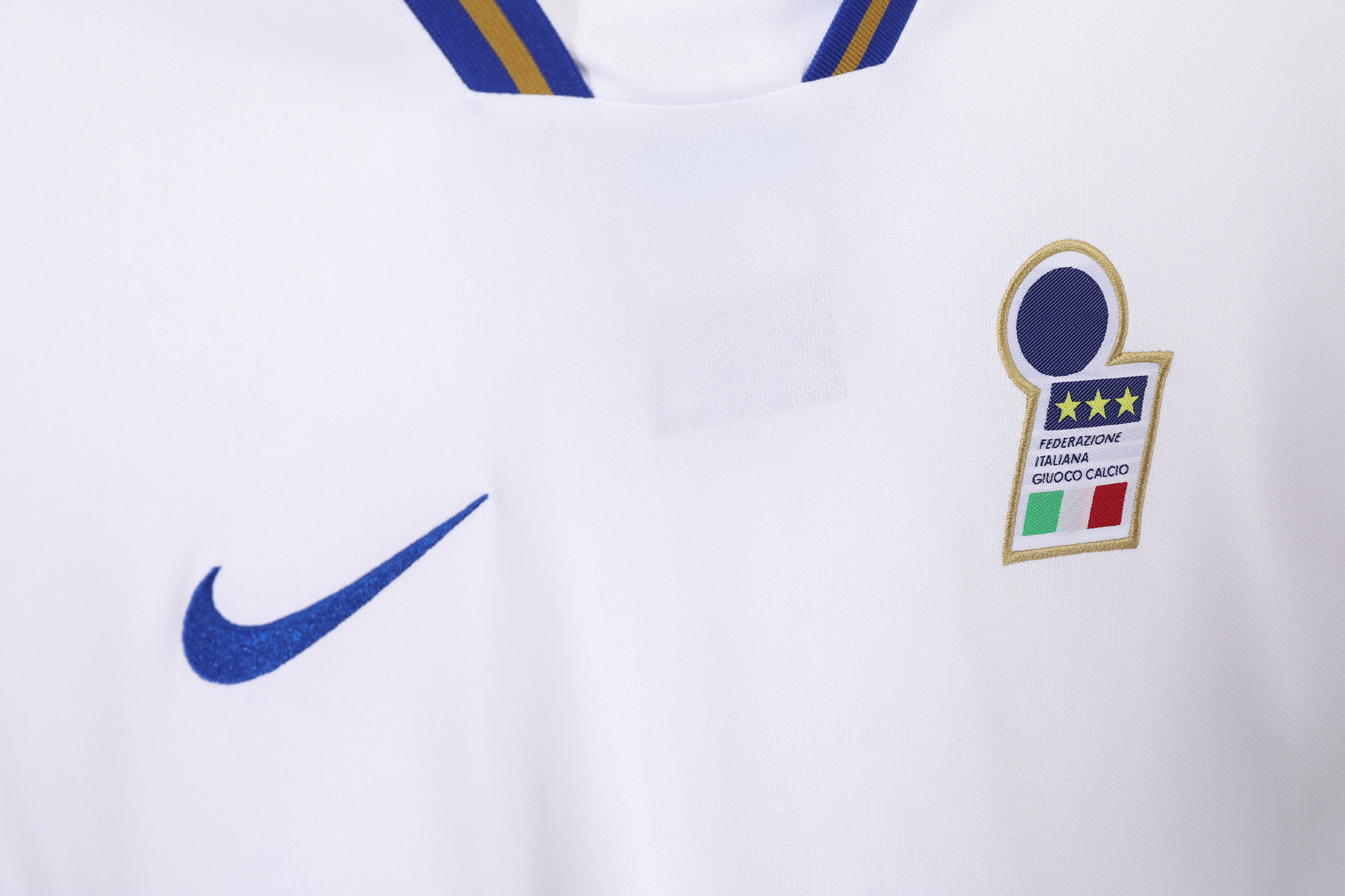 1996 Italy Away jersey