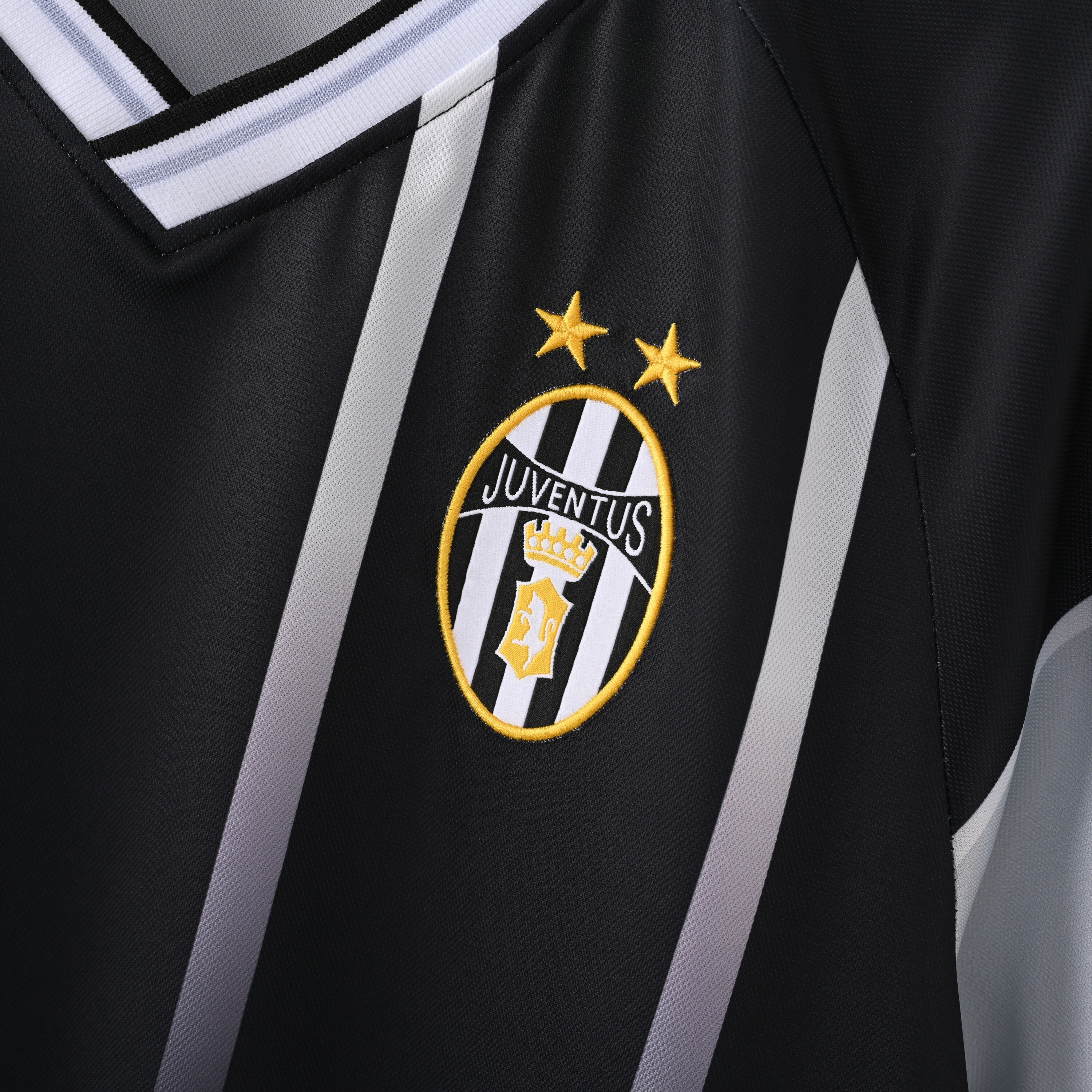 2000-2001 Juventus Training Jersey