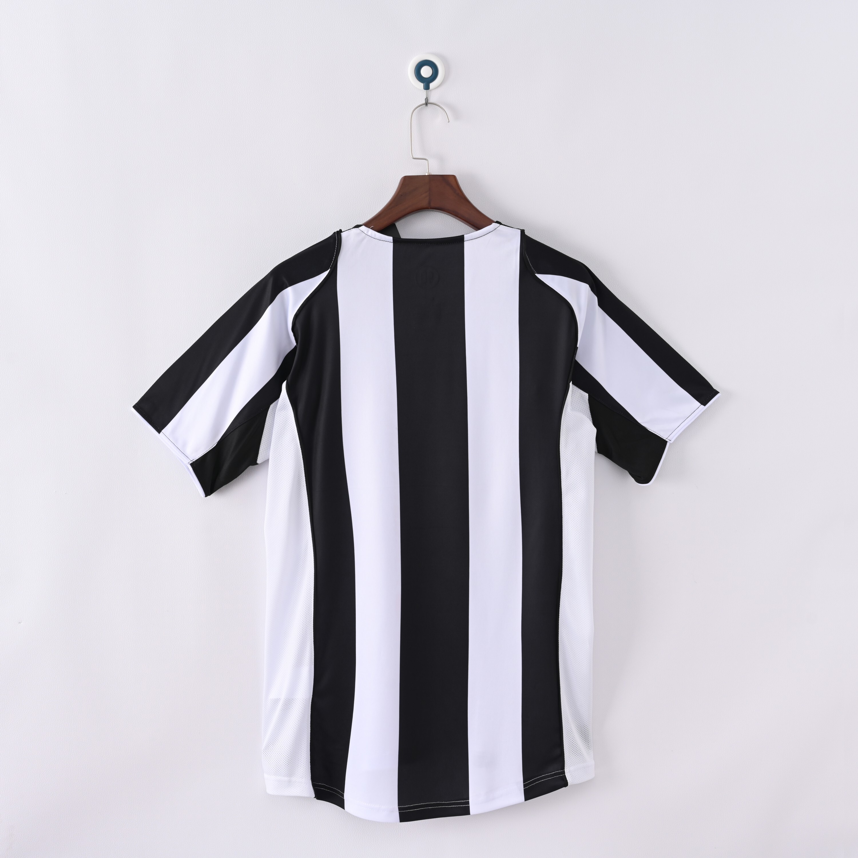 2004-2005 Juventus Home jersey