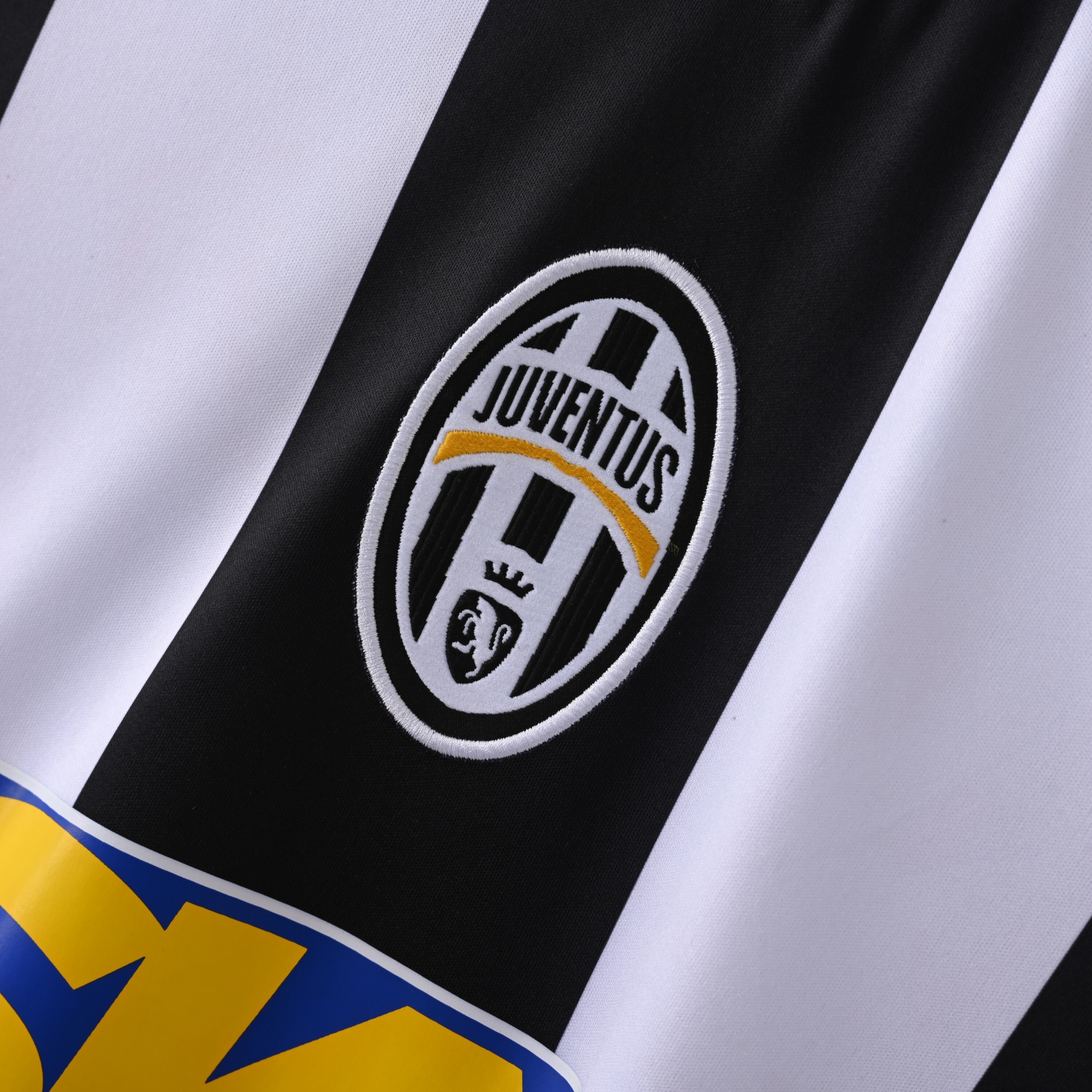 2004-2005 Juventus Home jersey