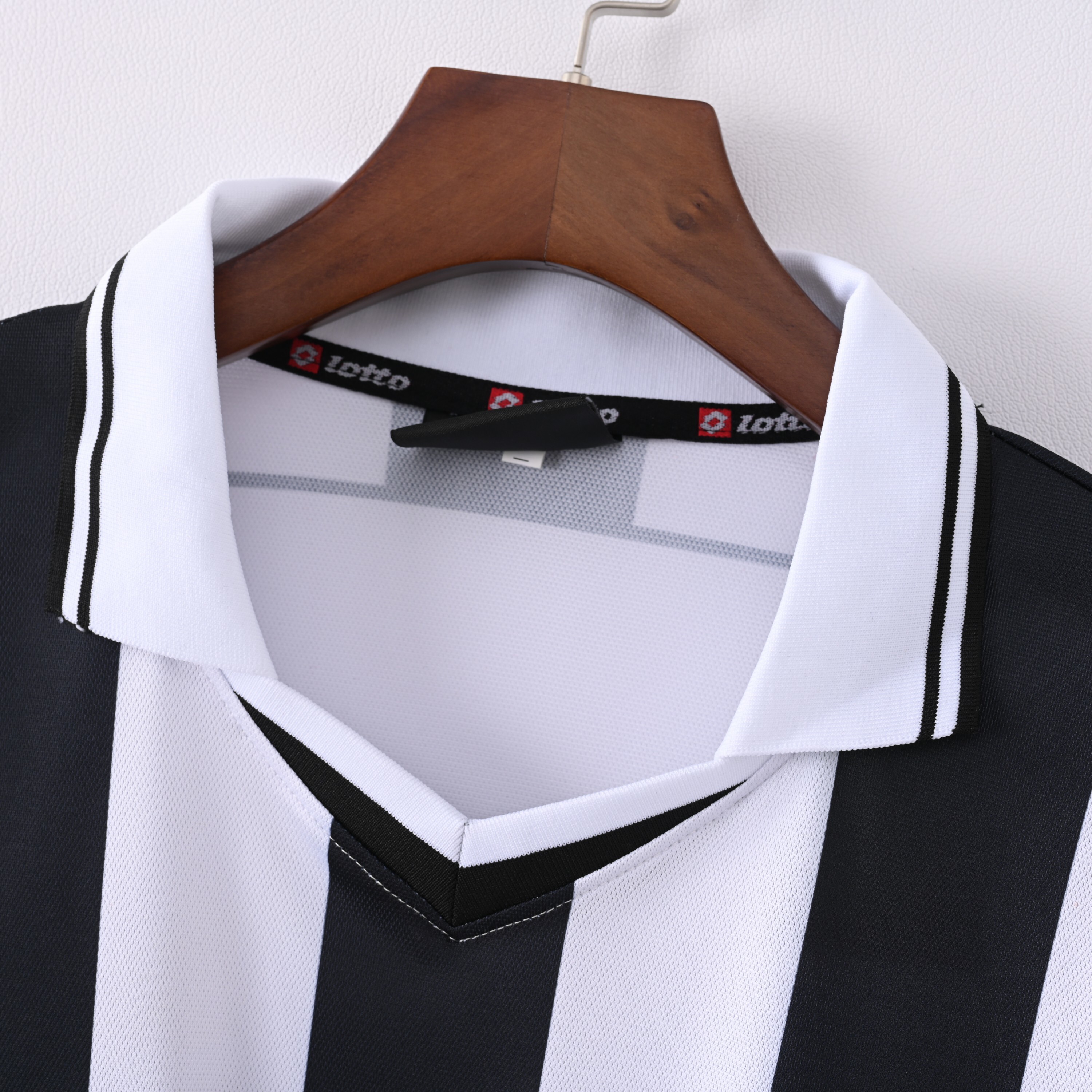 2001-2002 Juventus Home jersey