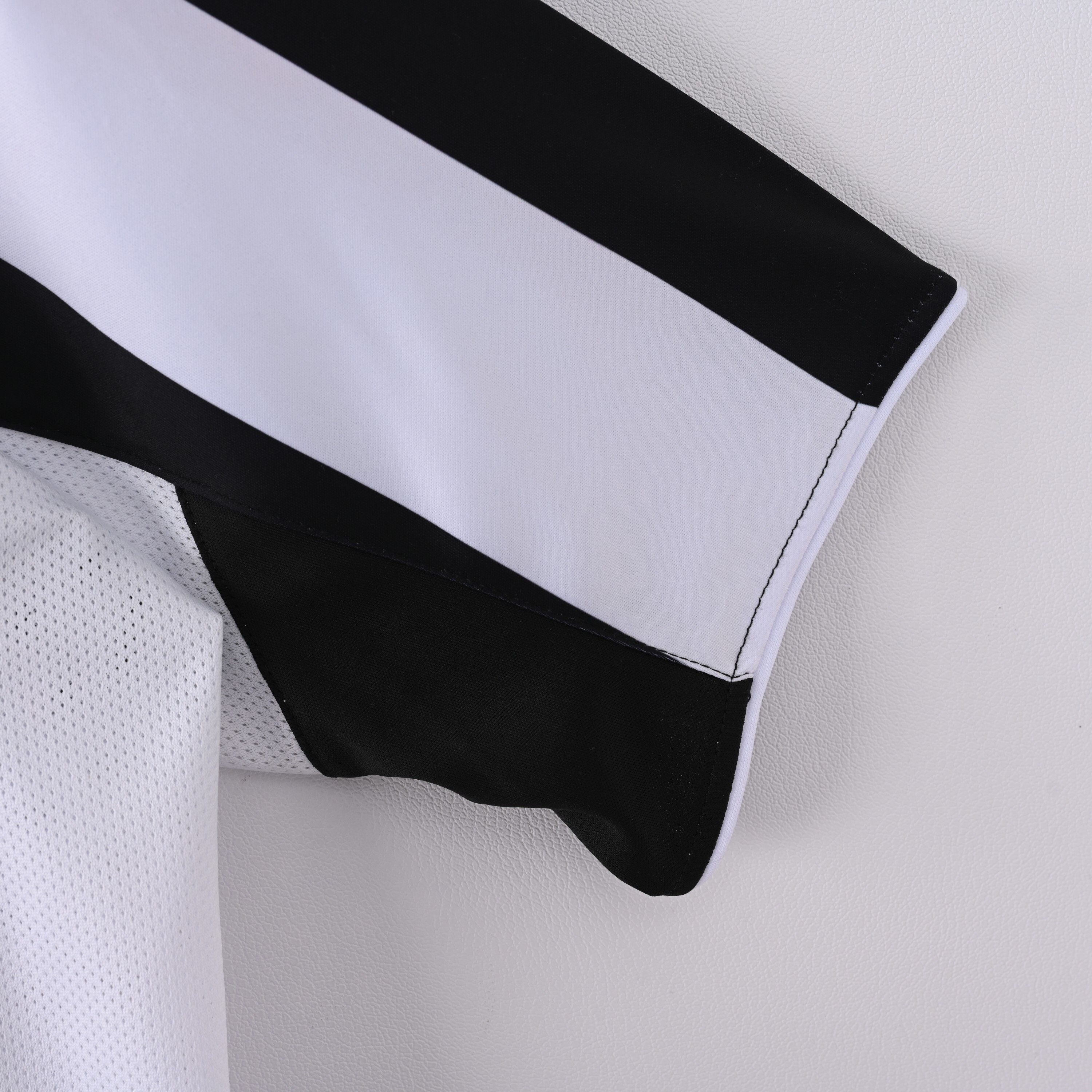 2004-2005 Juventus Home jersey