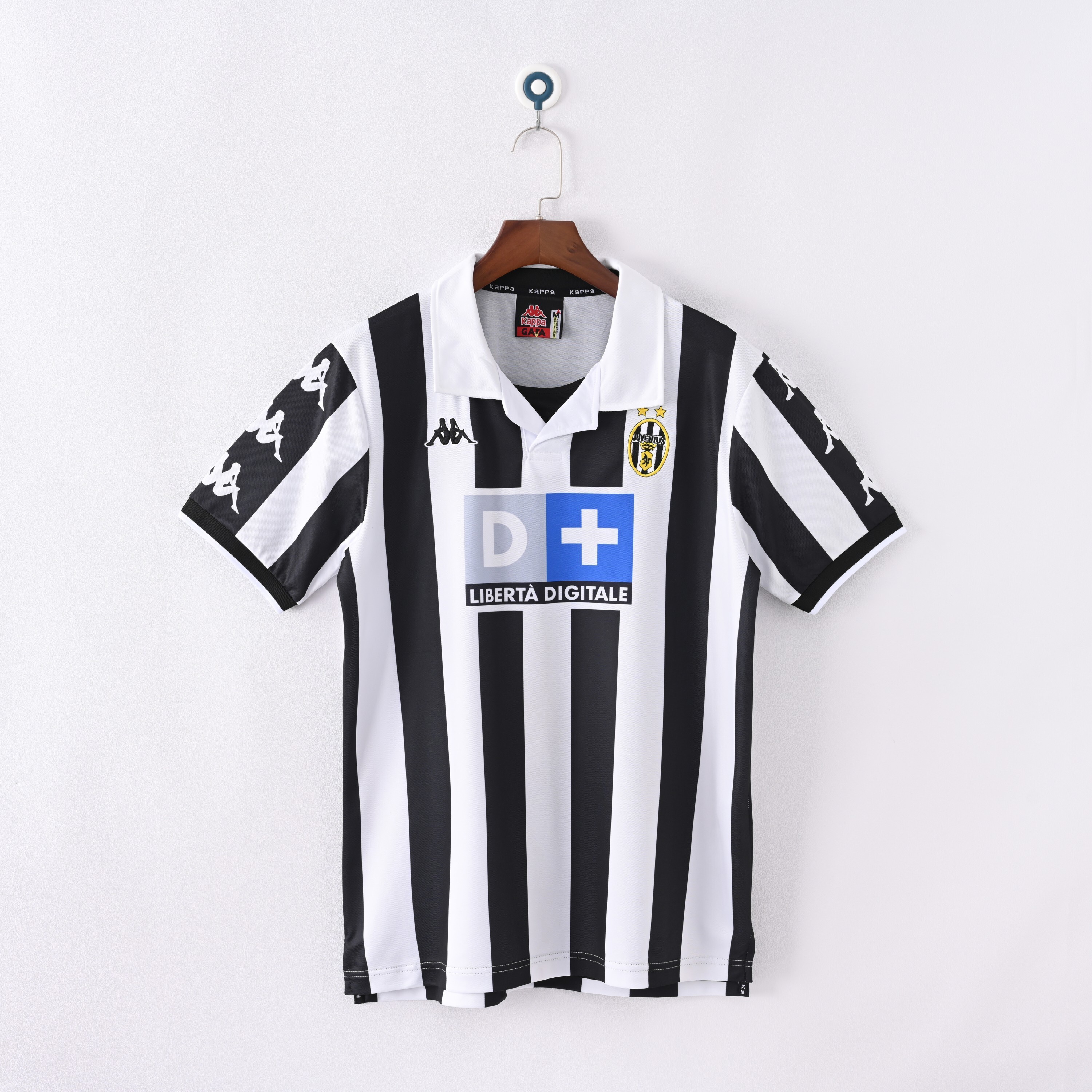1999-2000 Juventus Home jersey