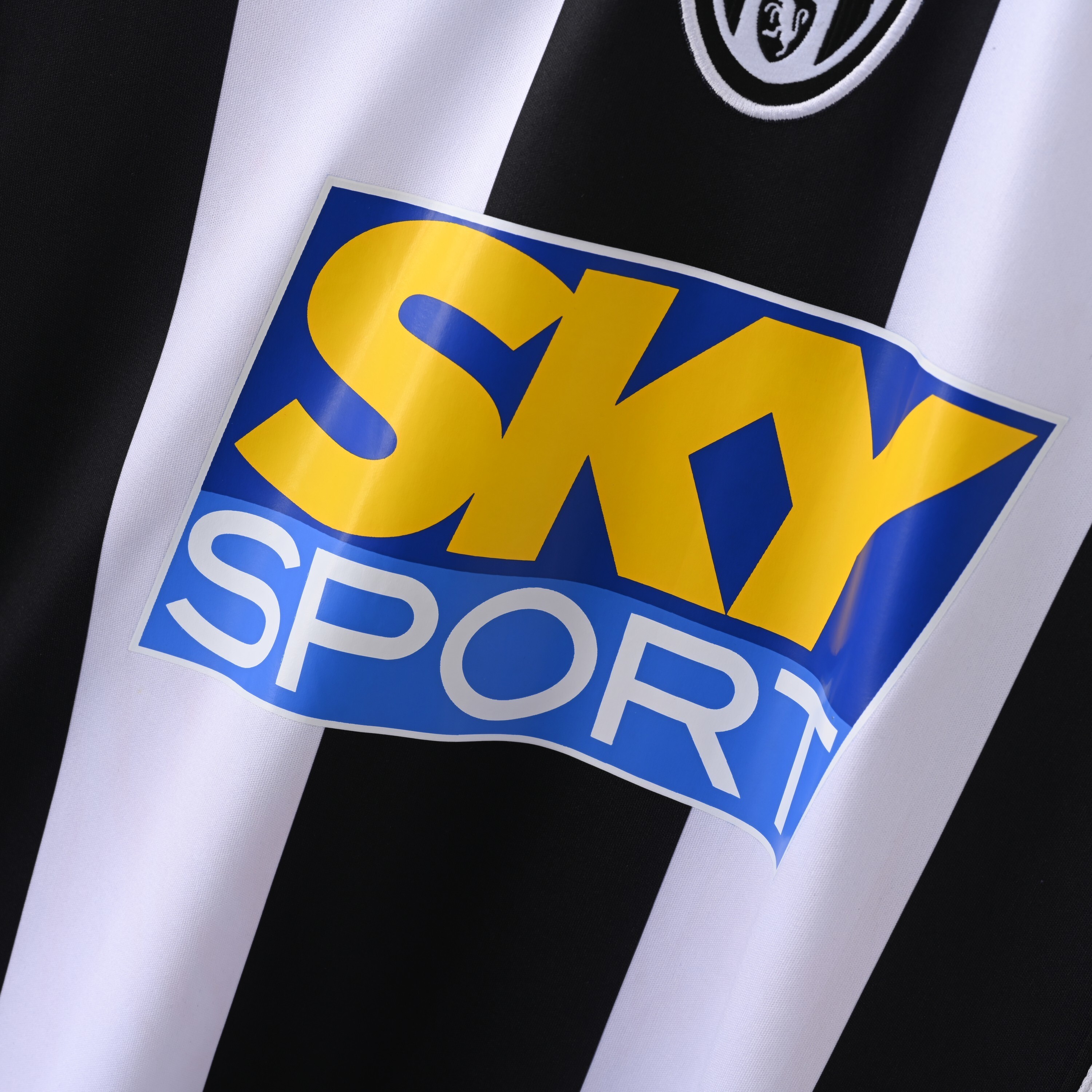 2004-2005 Juventus Home jersey