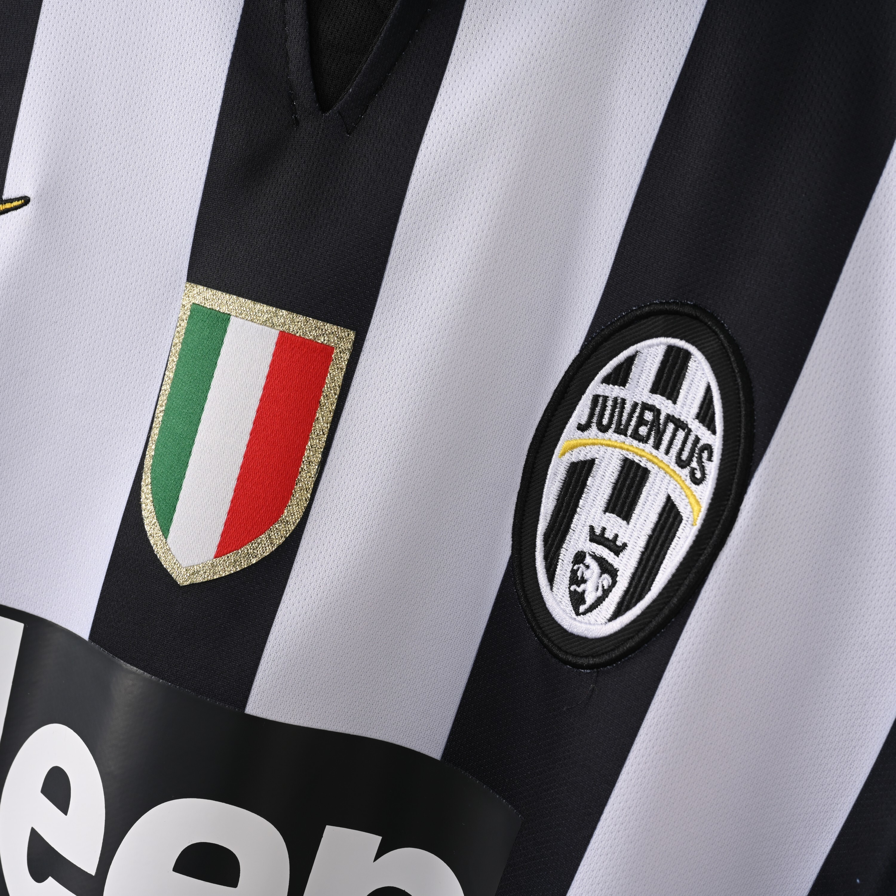 2015-2016 Juventus Home jersey