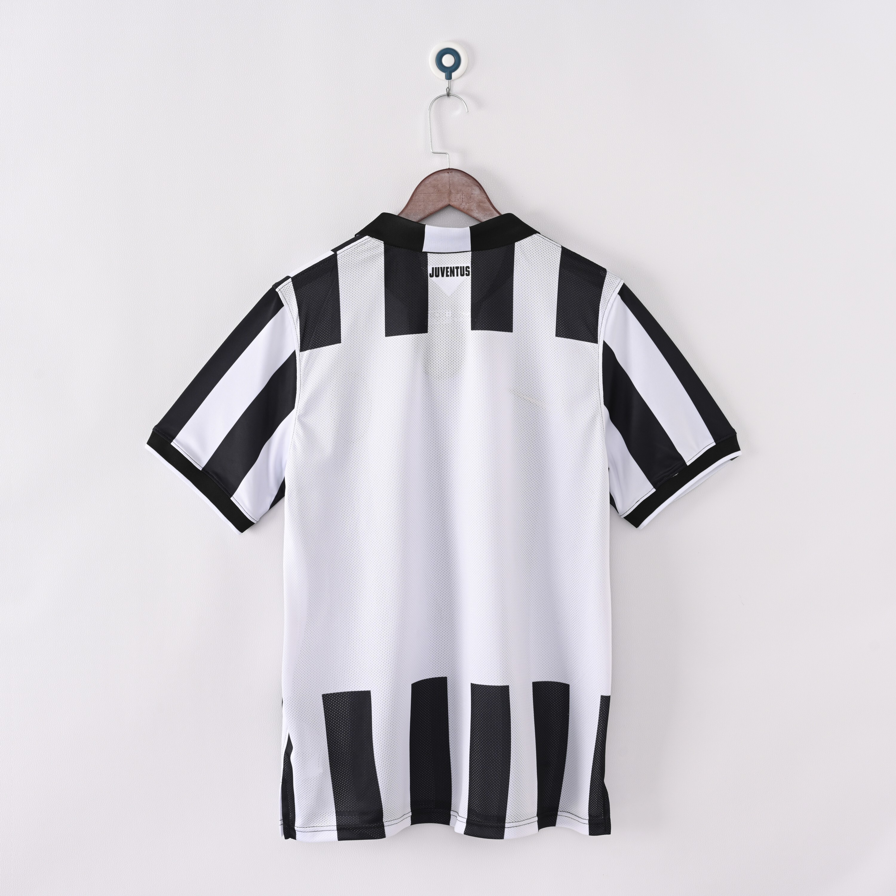 2015-2016 Juventus Home jersey