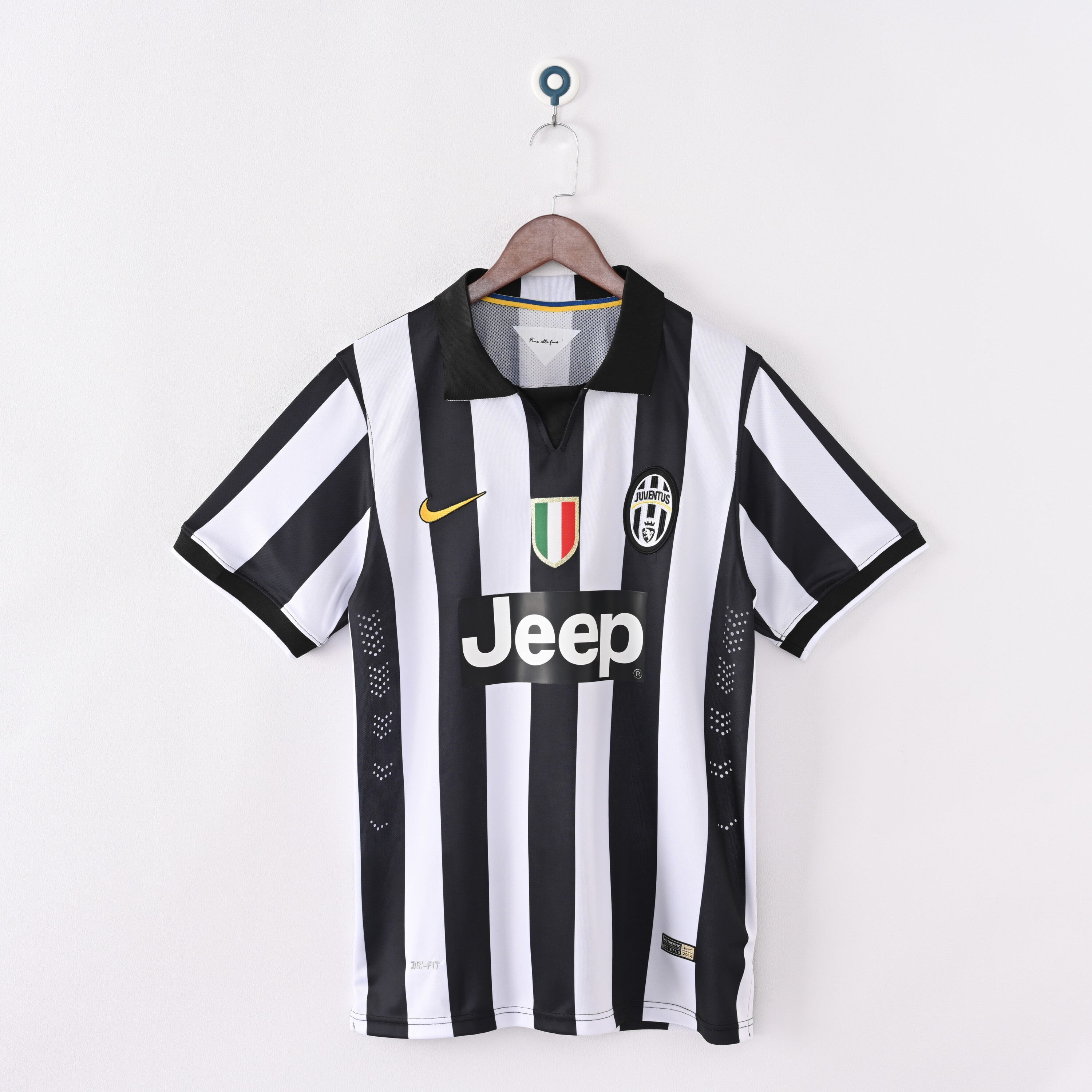 2015-2016 Juventus Home jersey