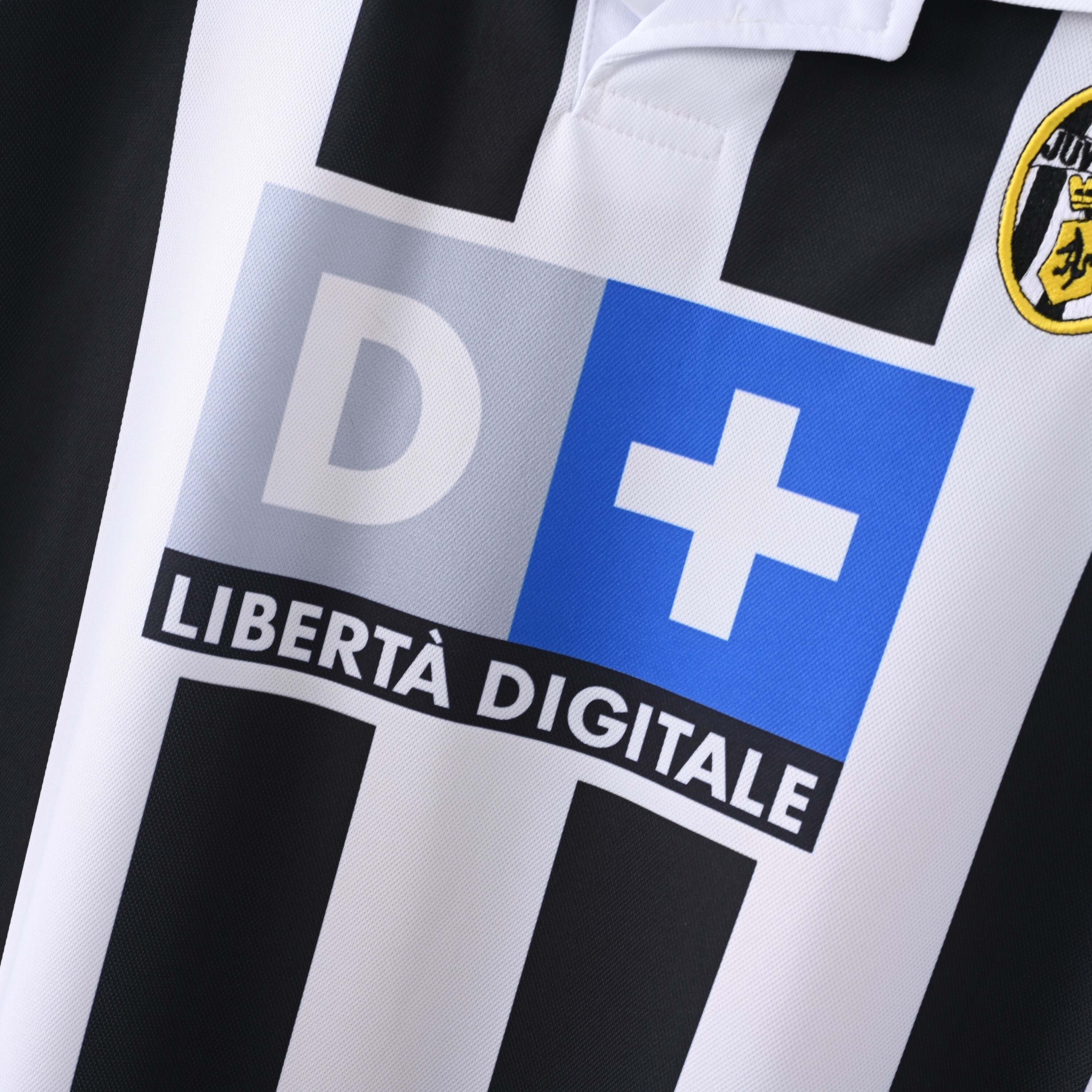 1999-2000 Juventus Home jersey