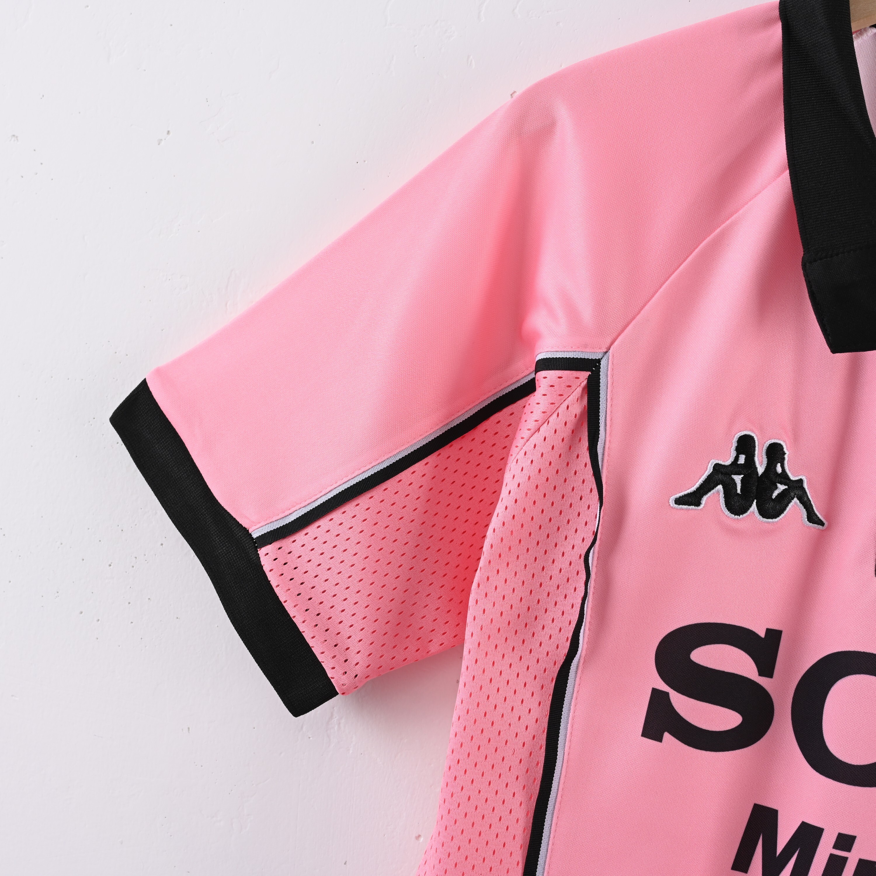 1997-1998 Juventus Away jersey