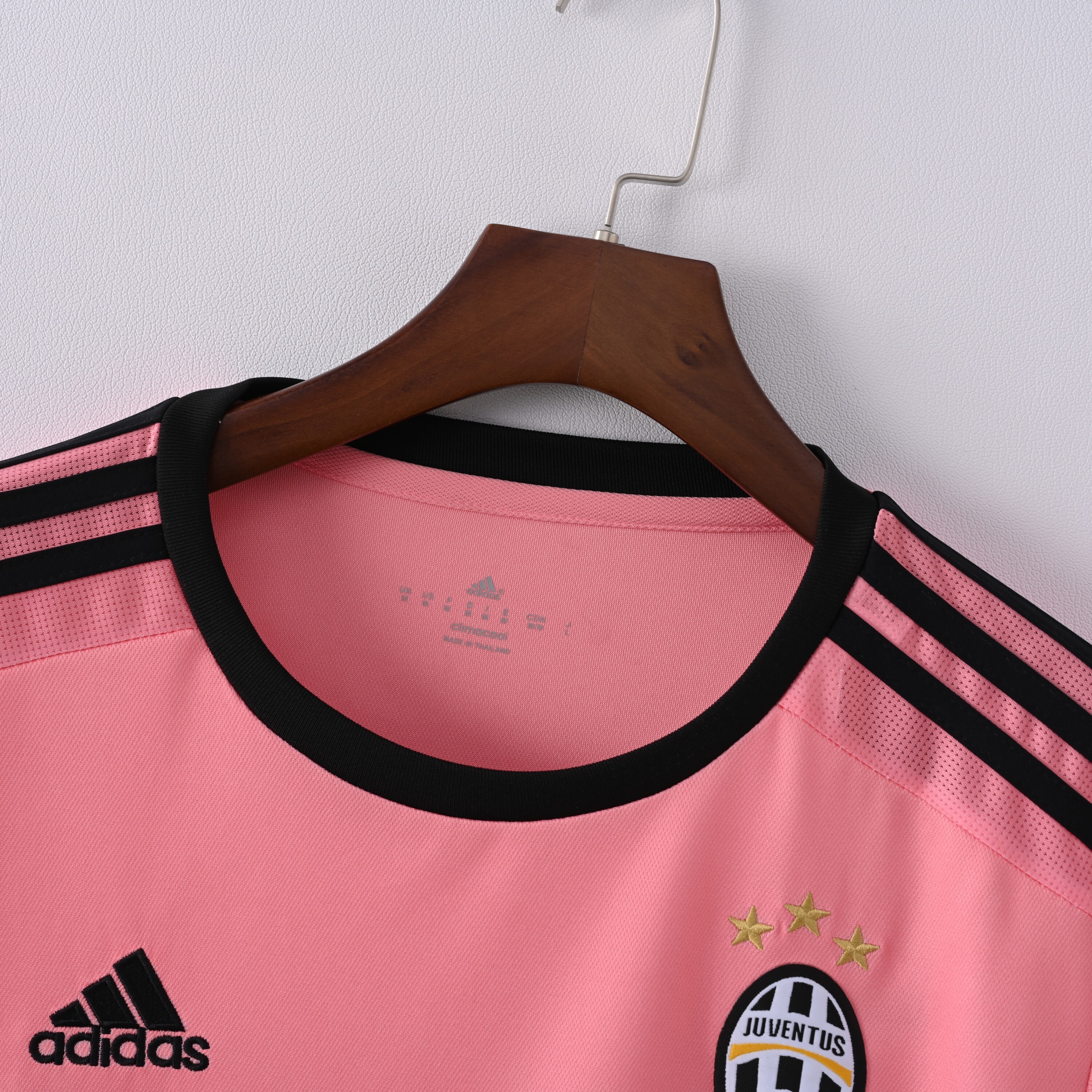 2015-2016 Juventus Away jersey