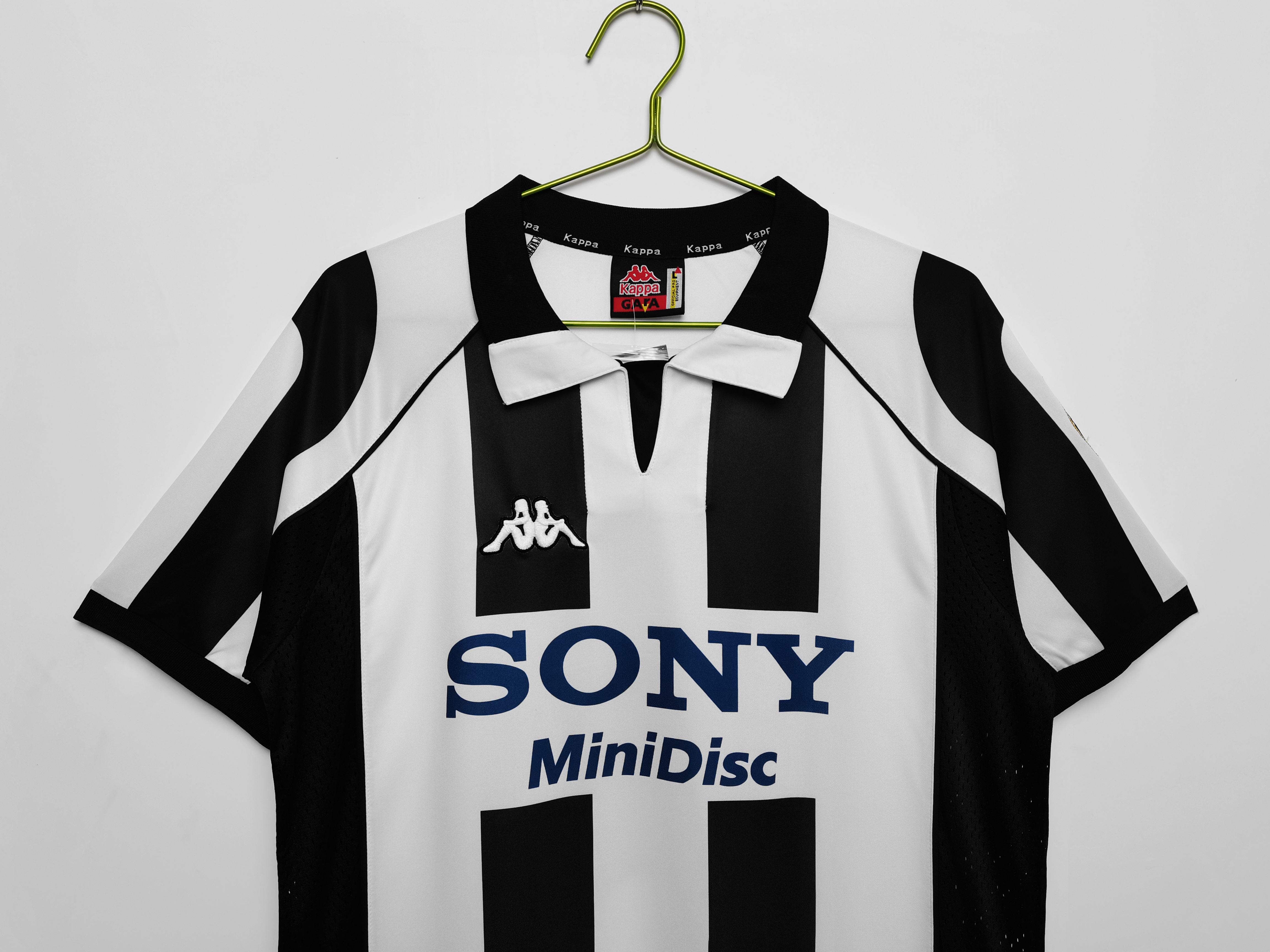 1997-1998 Juventus Home jersey