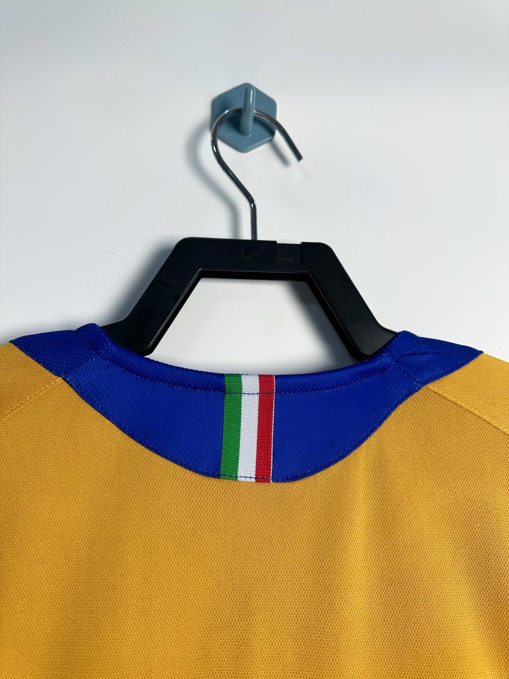 2005-2006 Juventus Third Jersey