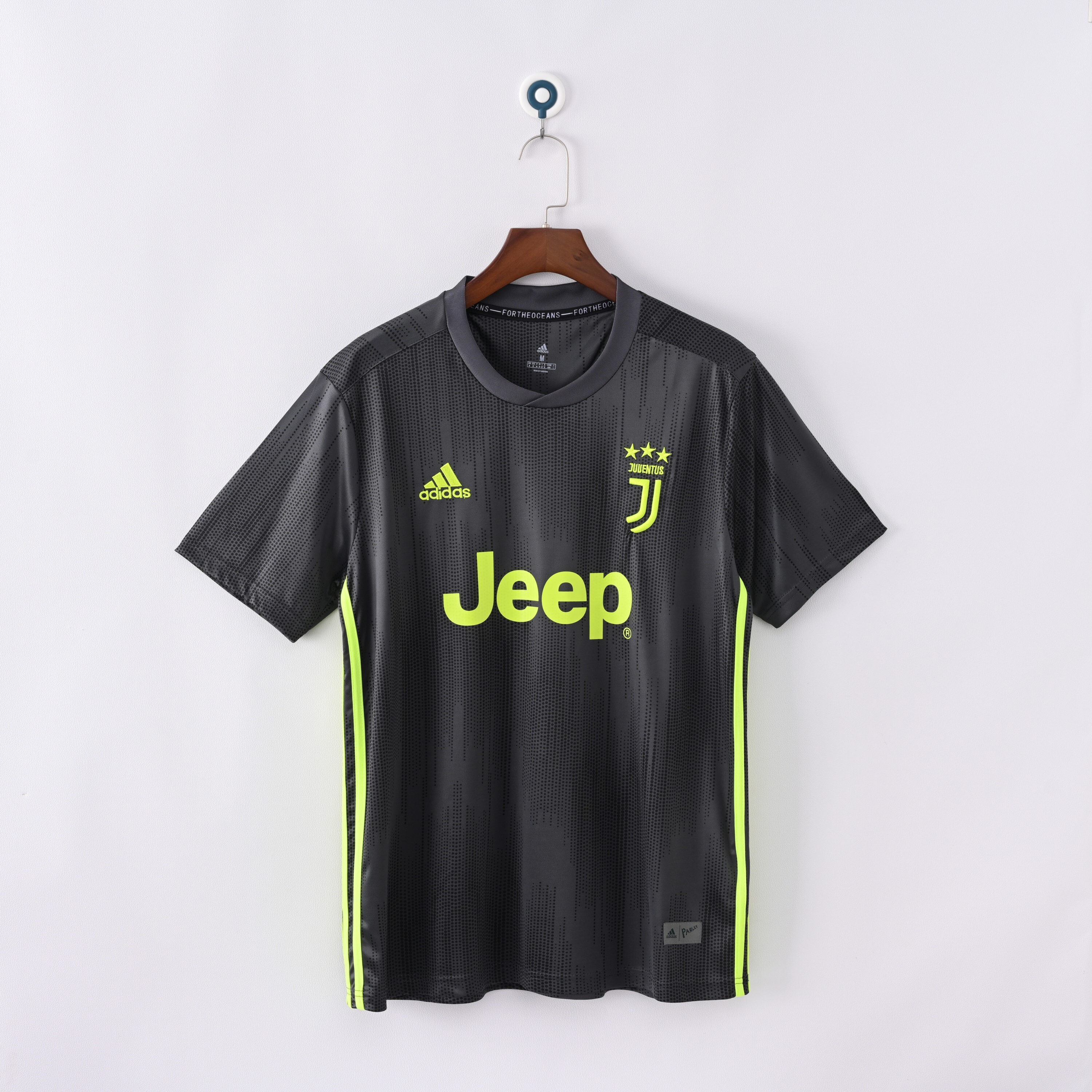 2018-2019 Juventus Away jersey