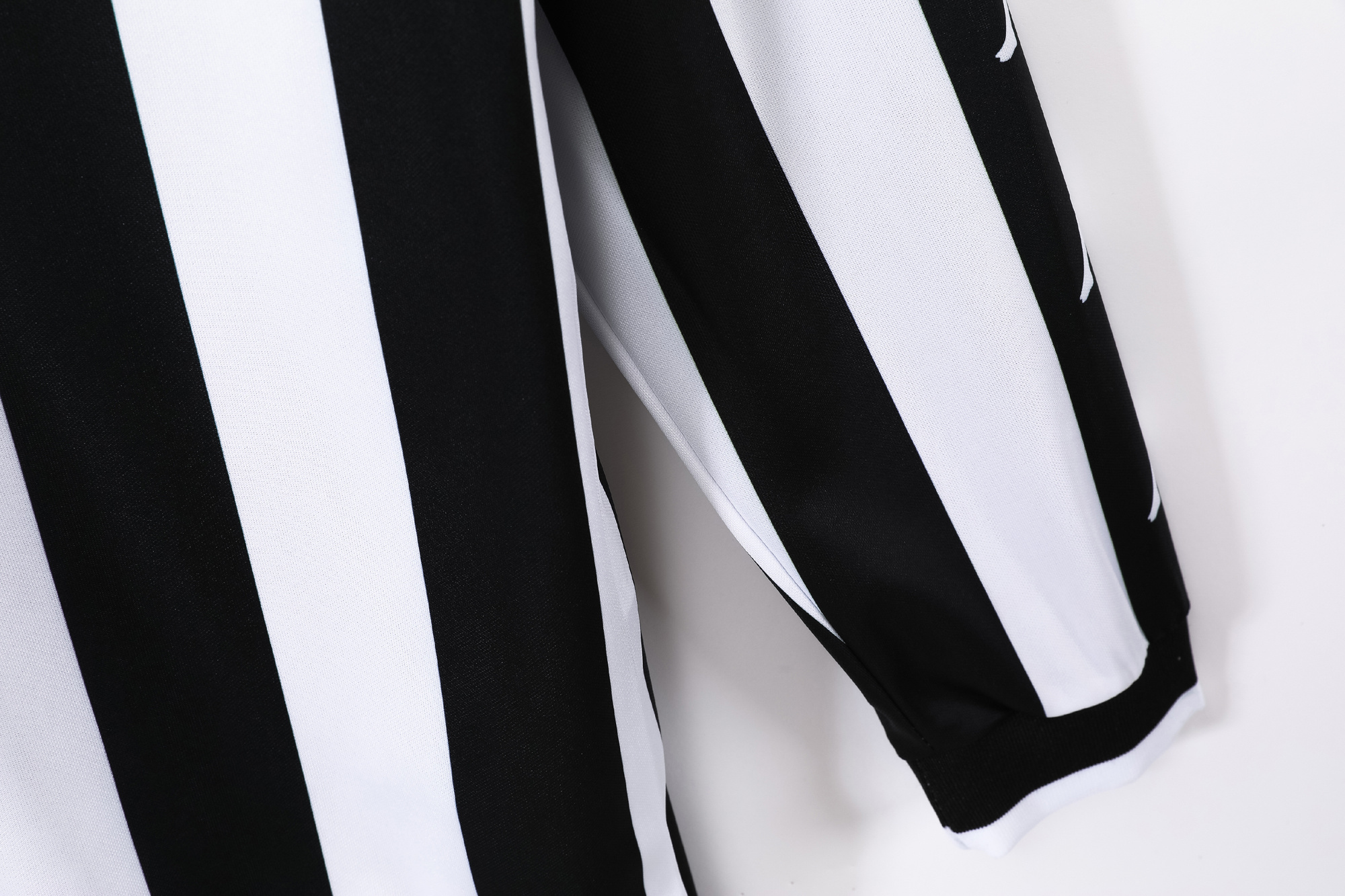 Long sleeves 1999-2000 Juventus Home jersey