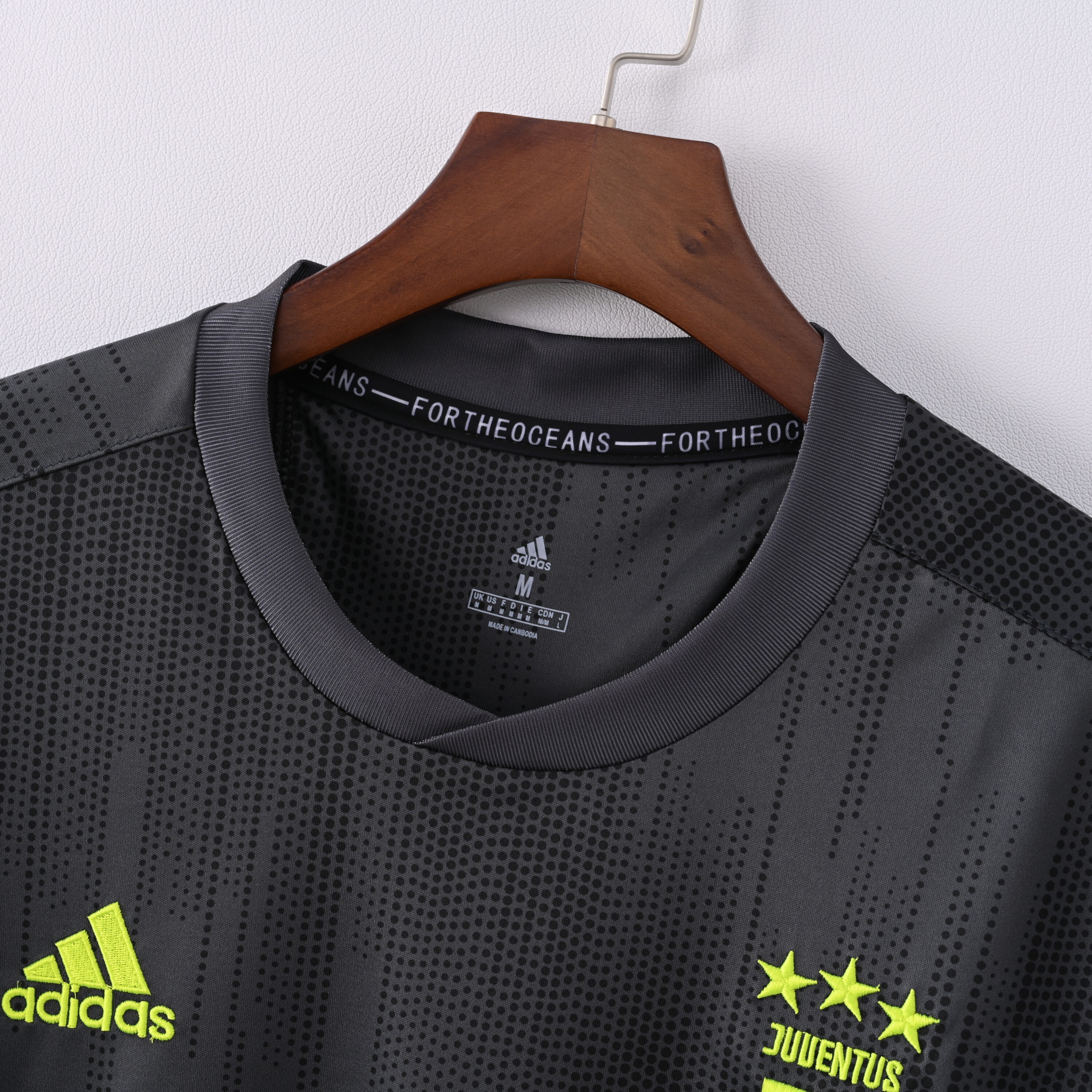 2018-2019 Juventus Away jersey