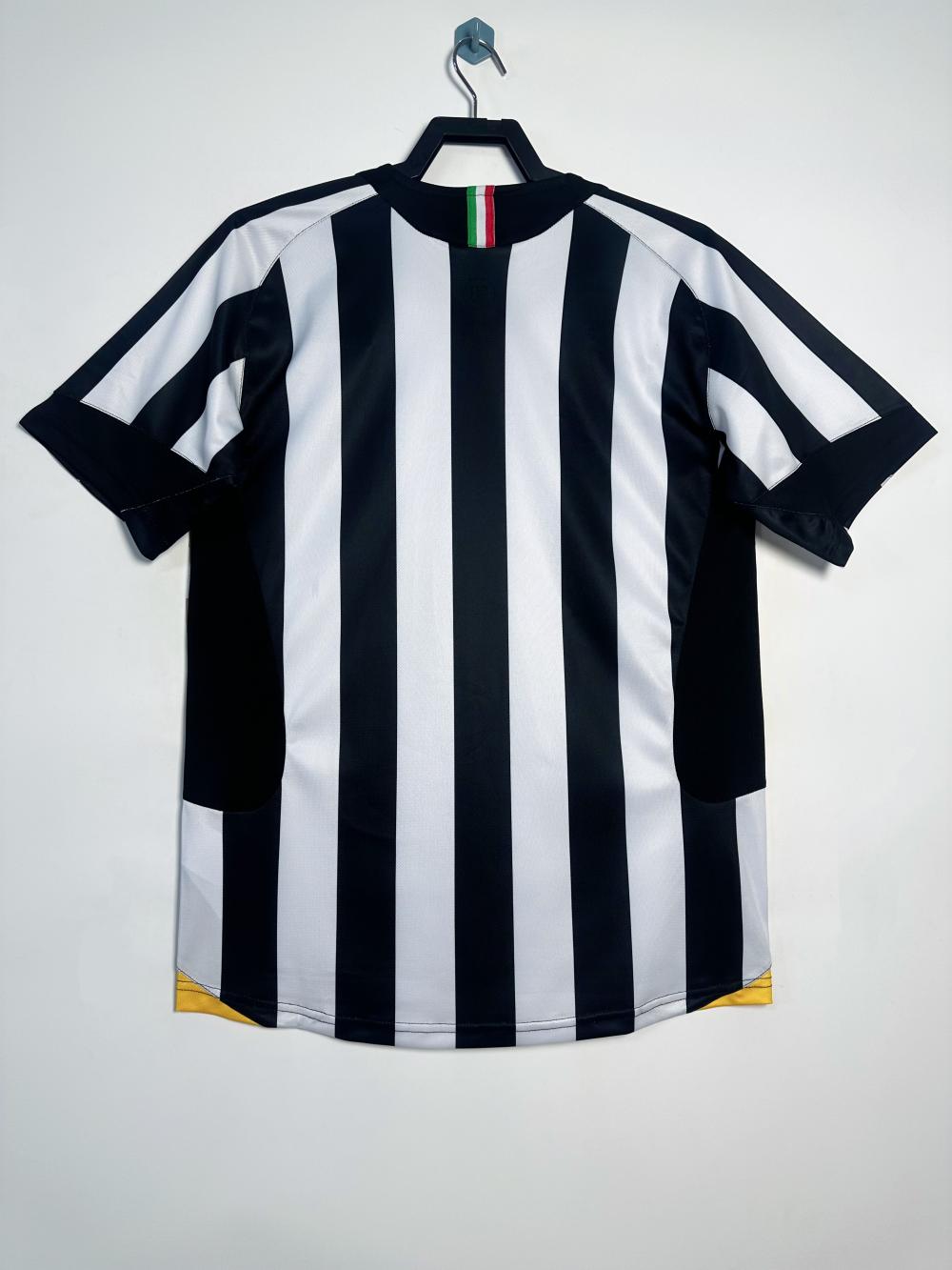 2005-2006 Juventus Home jersey